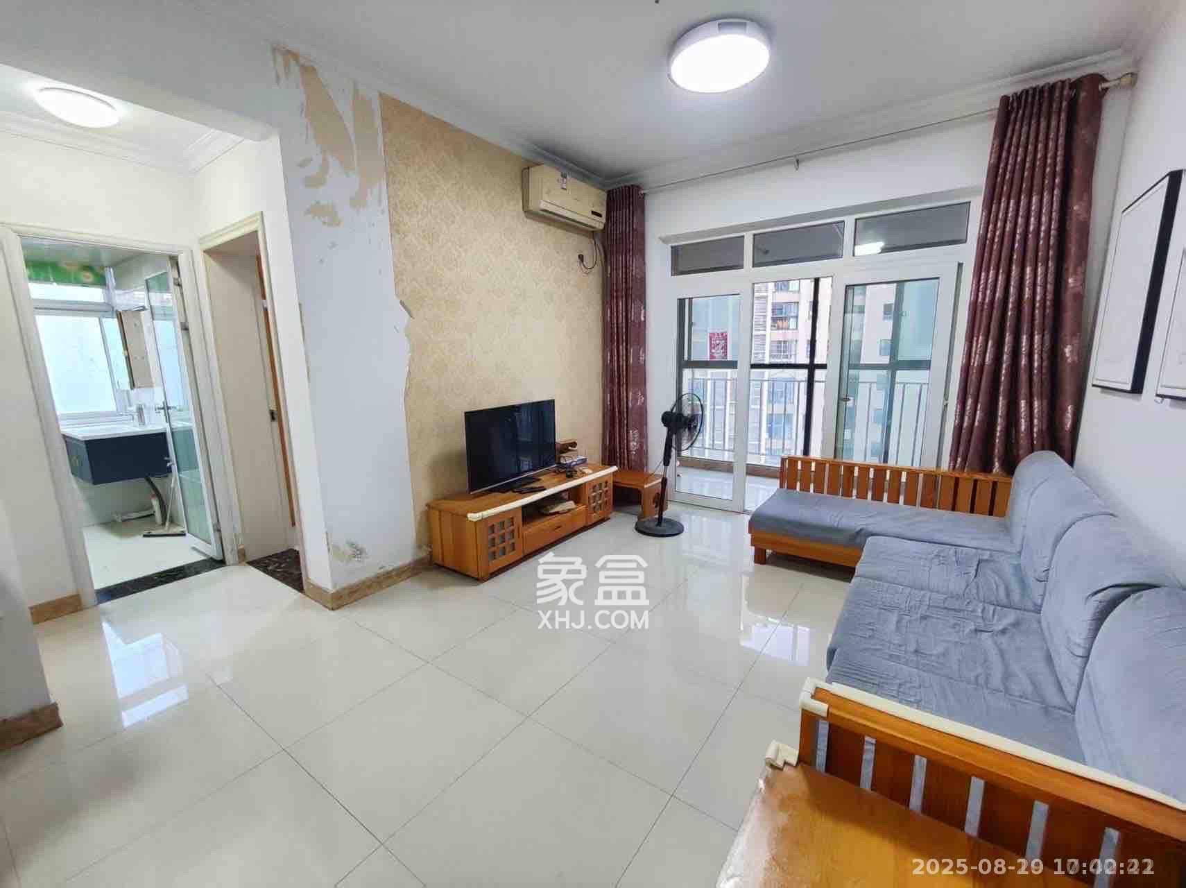 泊爱蓝湾  2室2厅1卫    2200.0元/月