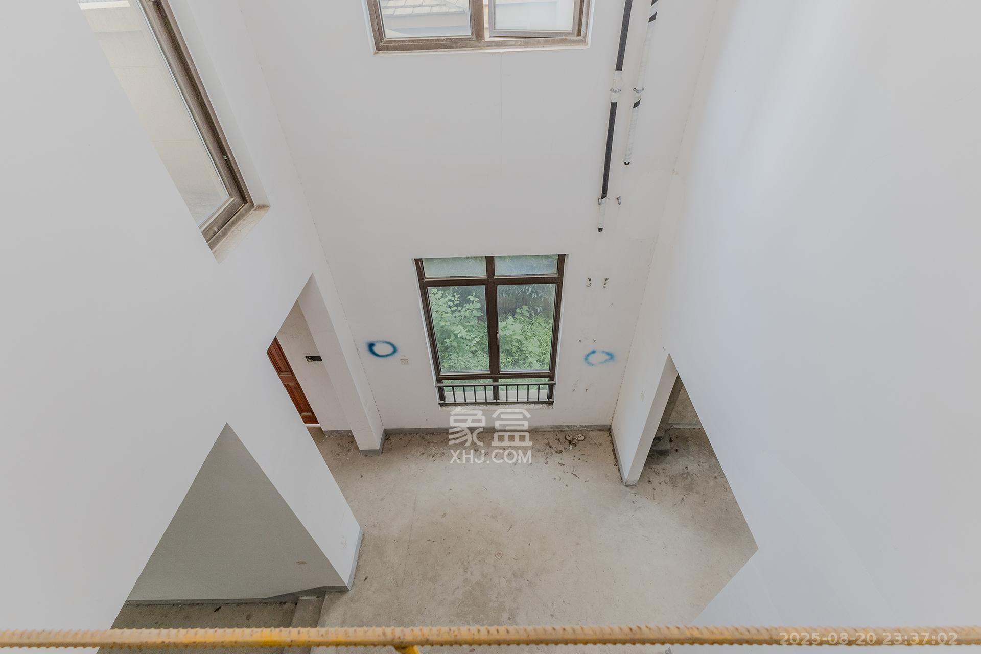 龙湖湘风原著（龙湖湘风星城）  6室2厅4卫    380.0万其他