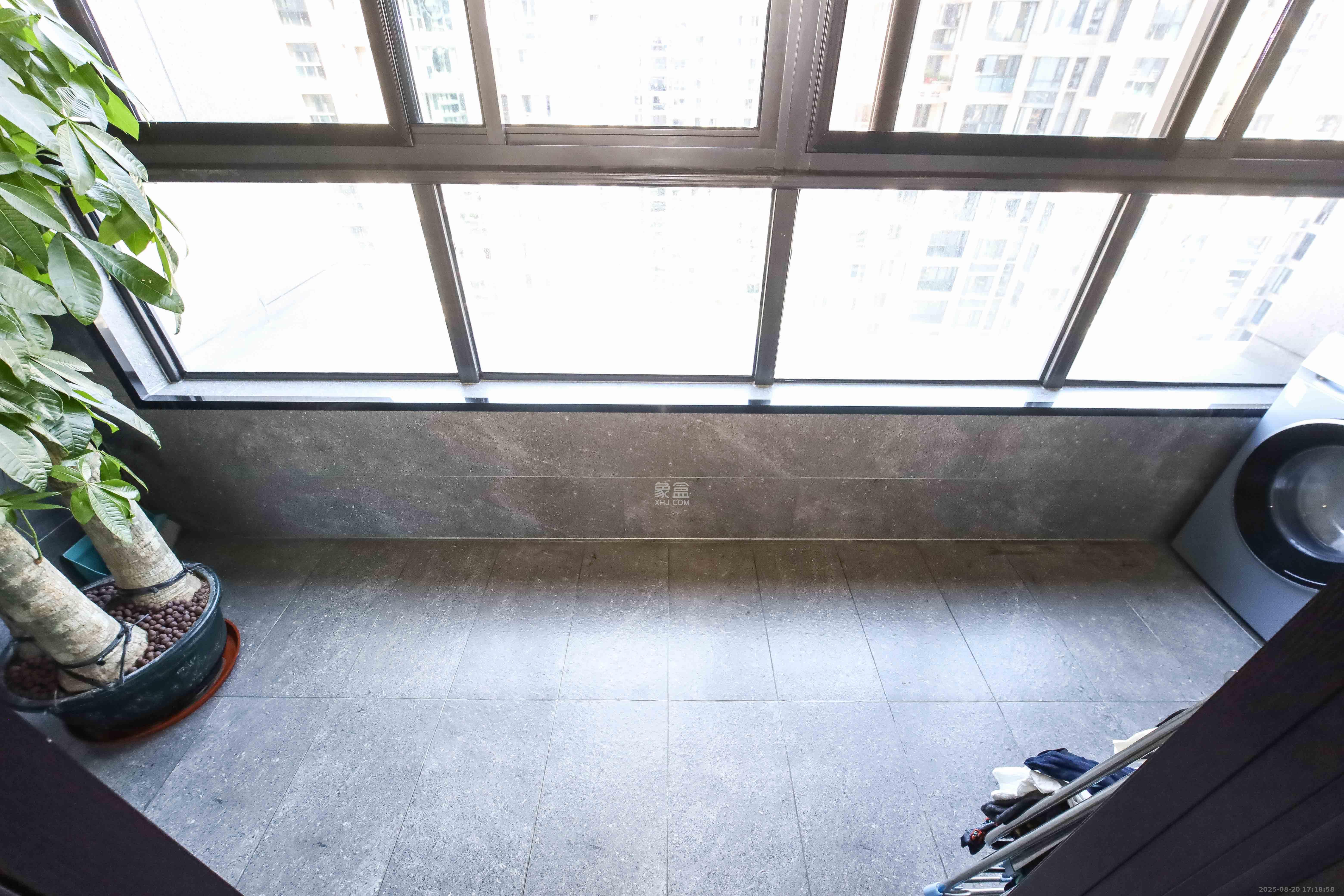 明昇壹城(明昇时代广场)一期 4室2厅2卫 268.0万 明昇壹城(明昇时代广场)一期 4室2厅2卫 268.0万阳台