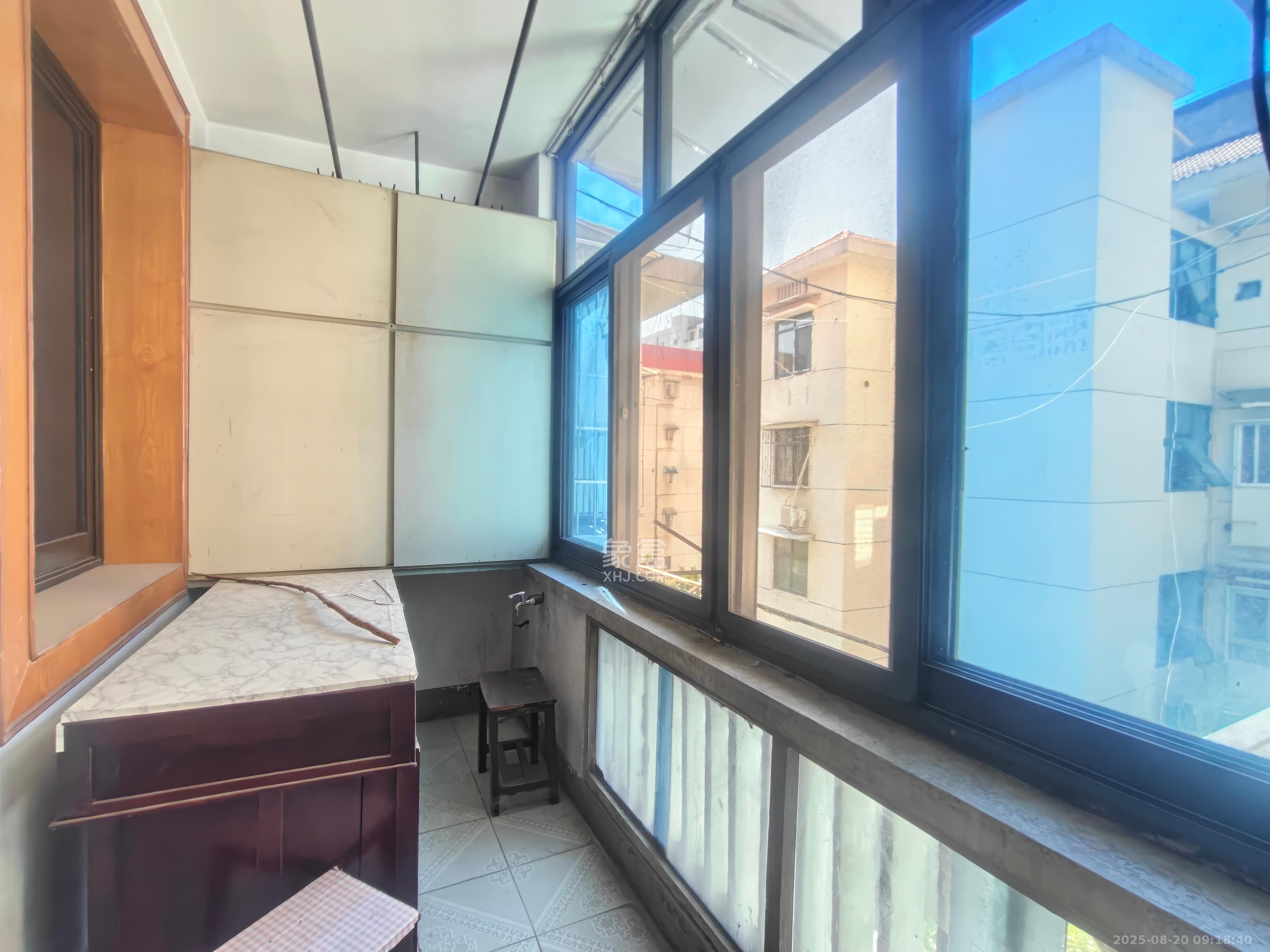 便河边人大宿舍(长沙市人大常委会家属区) 4室2厅1卫 2200.0元/月 便河边人大宿舍(长沙市人大常委会家属区) 4室2厅1卫 2200.0元/月室内图