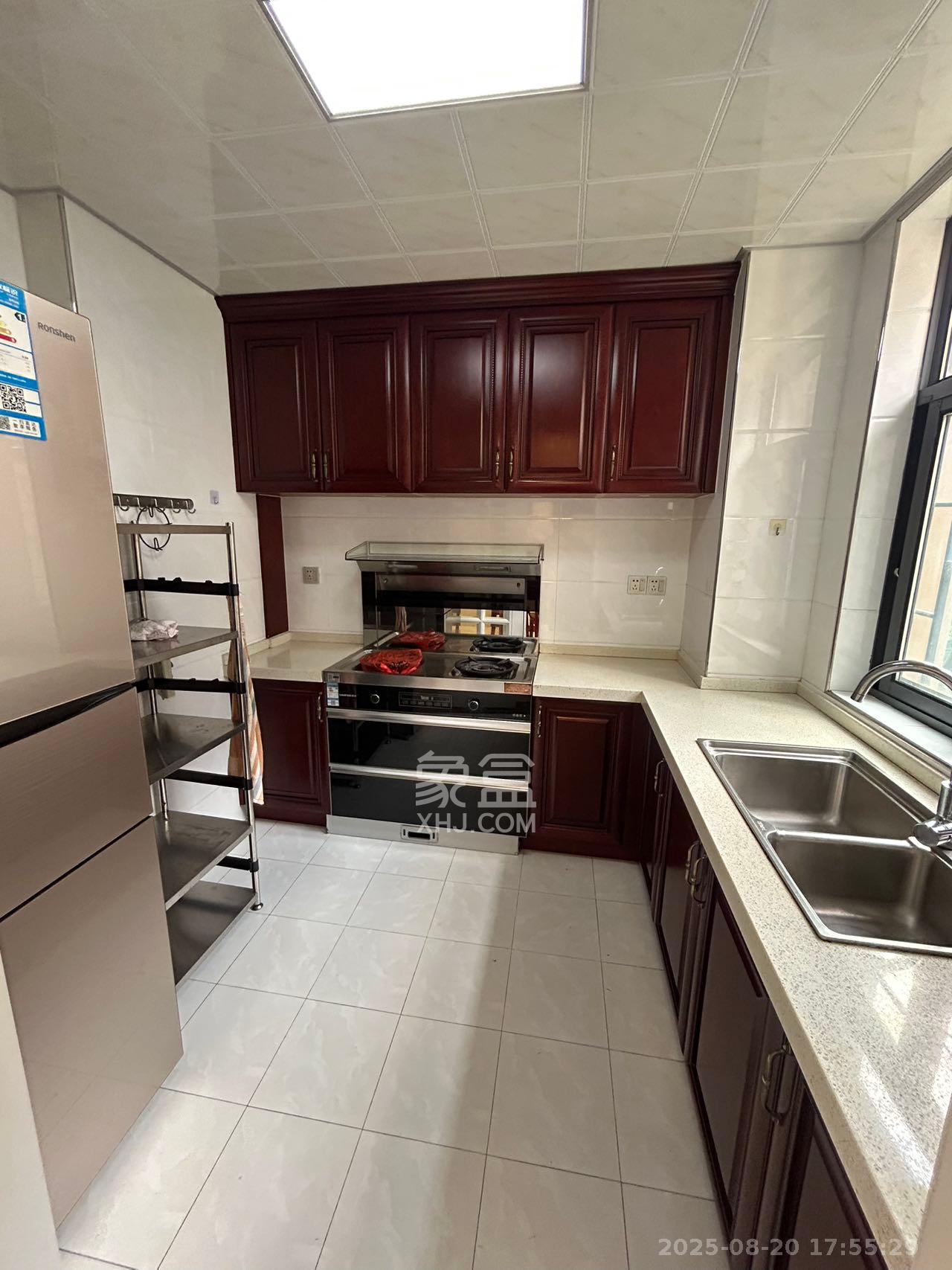 五矿格澜郡 3室2厅2卫 2500.0元/月 五矿格澜郡 3室2厅2卫 2500.0元/月室内图