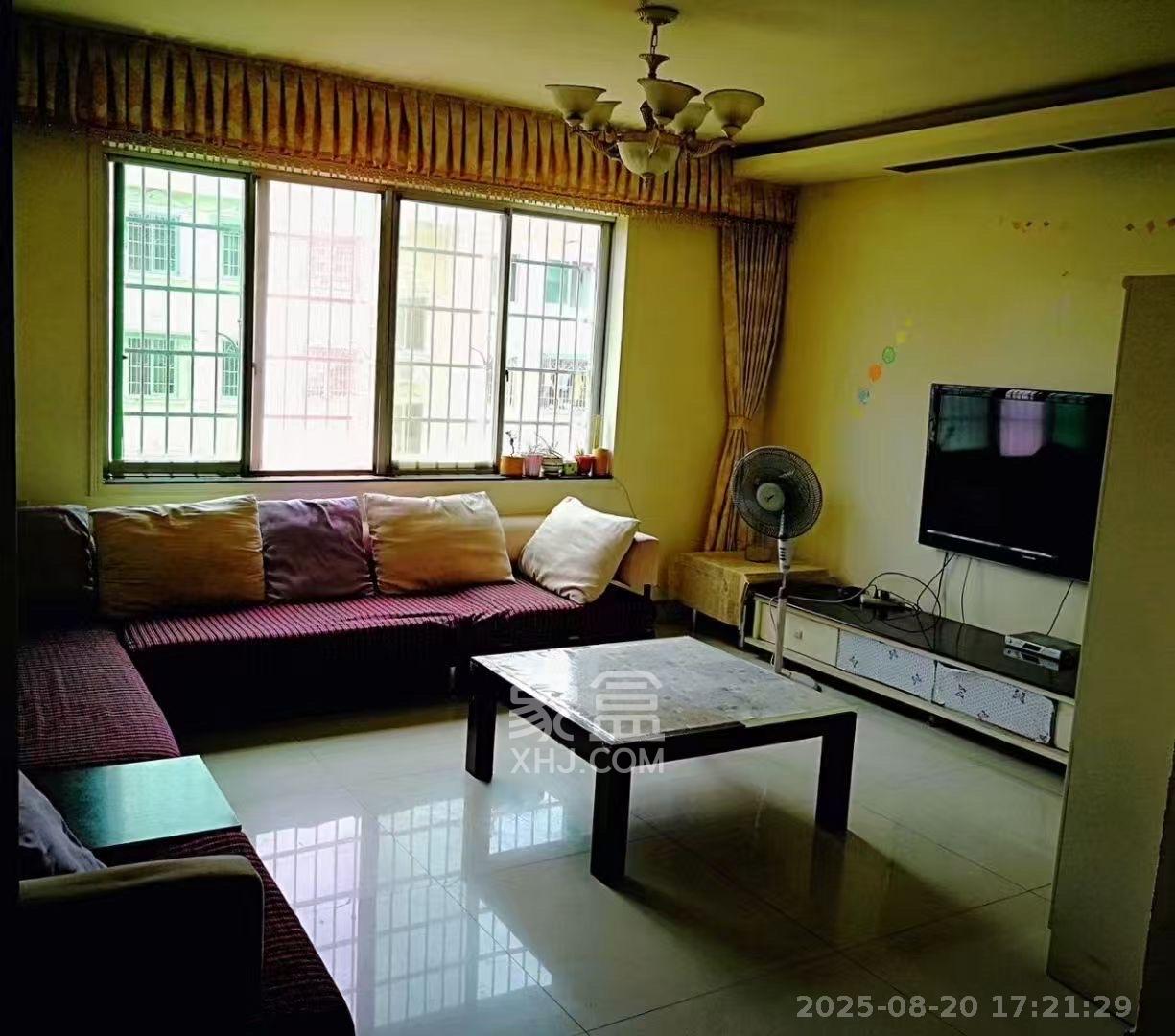 中南汽车世界  4室2厅2卫    1800.0元/月 中南汽车世界  4室2厅2卫    1800.0元/月