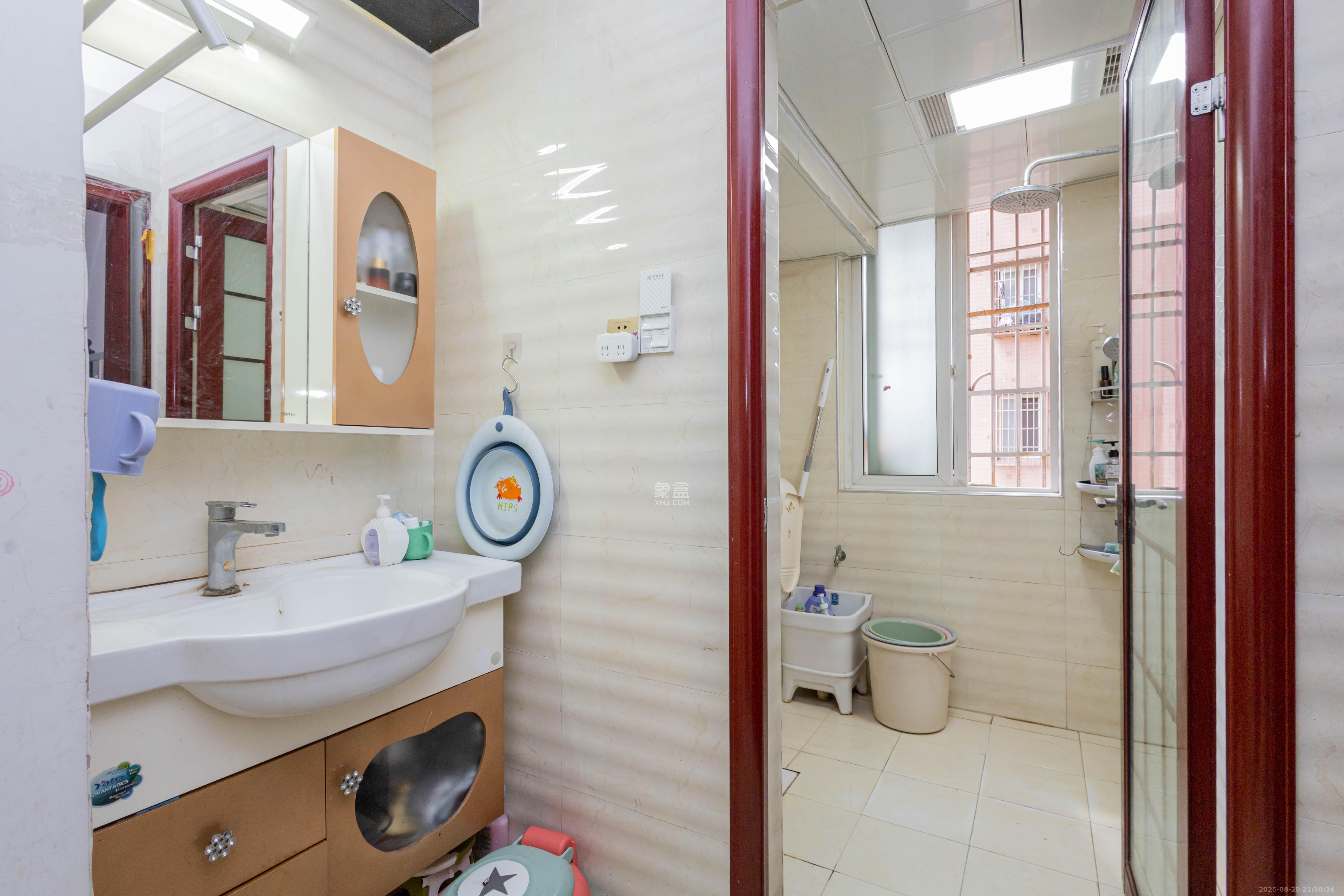 东门尚苑 2室2厅1卫 42.8万 东门尚苑 2室2厅1卫 42.8万卫生间