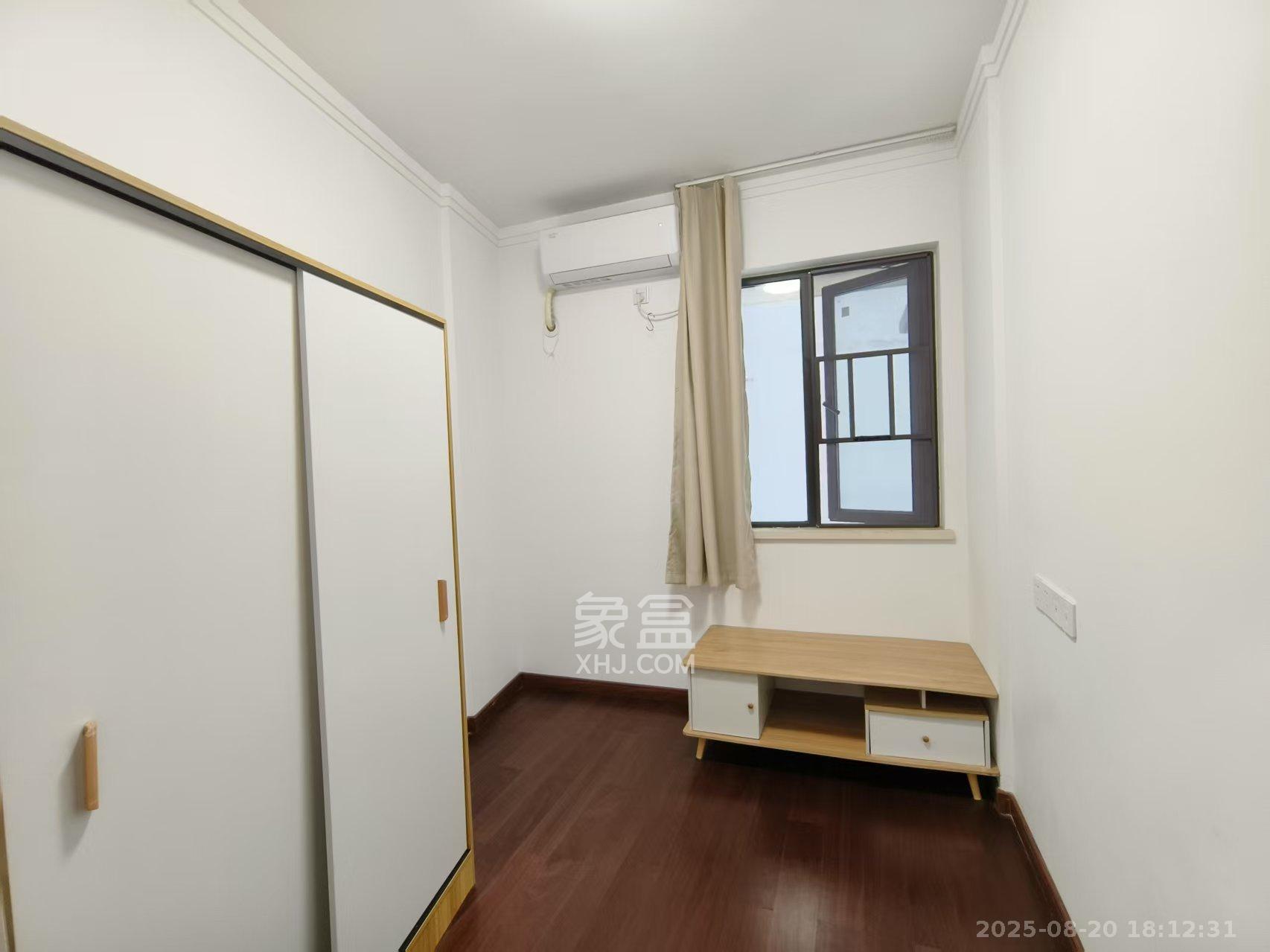 万润滨江天著  4室2厅2卫   2800.00元/月