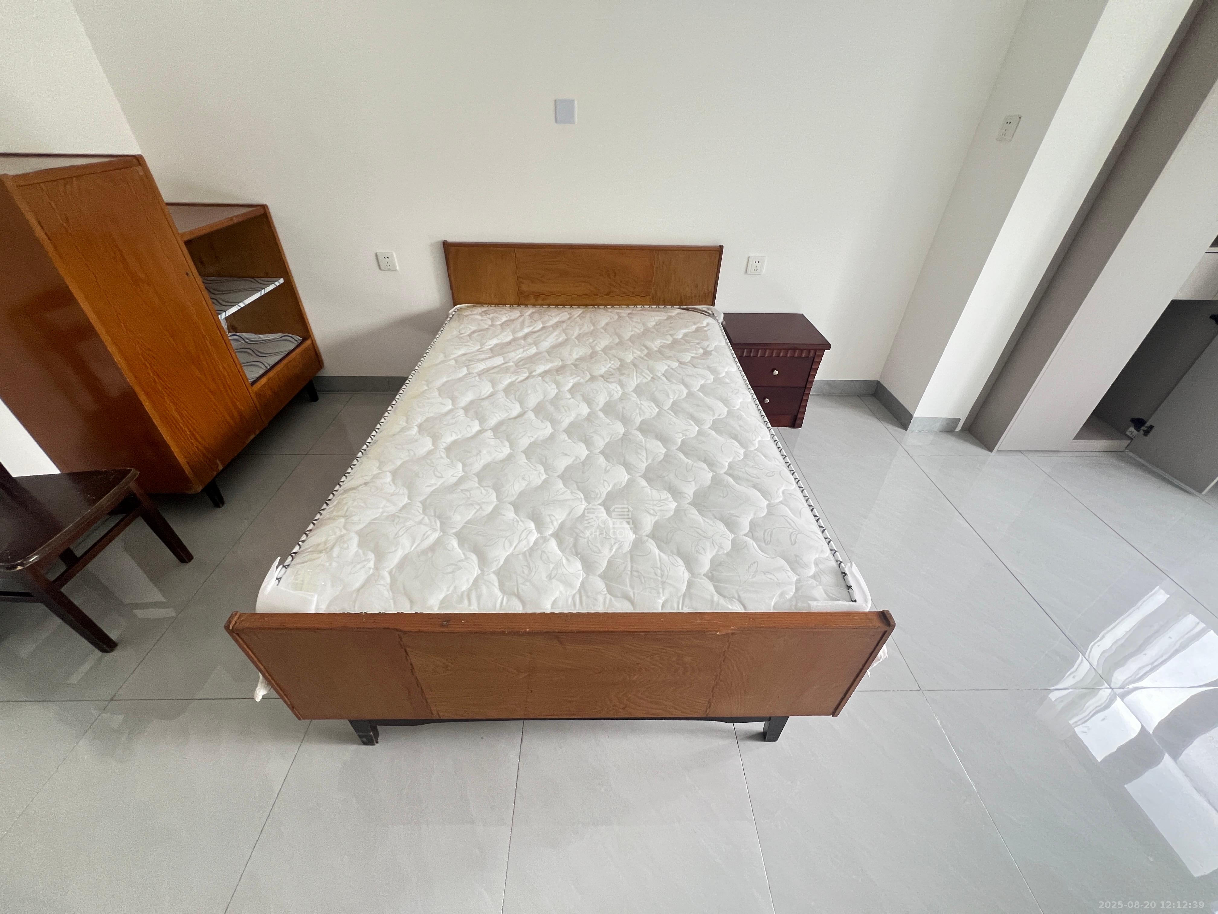 南园小区  2室1厅1卫    1680.0元/月室内图