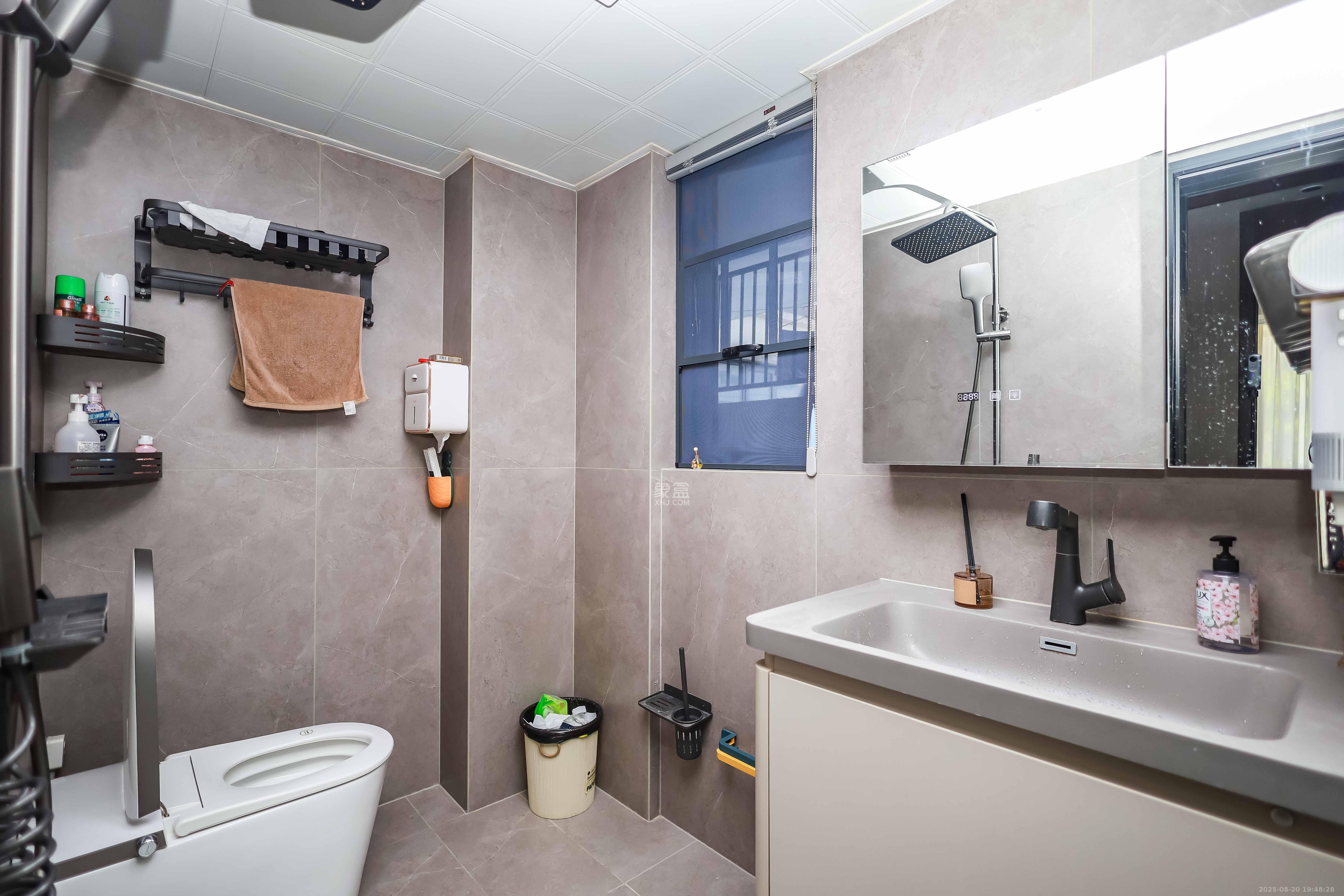 麓谷山湖郡  3室2厅2卫    155.5万 麓谷山湖郡  3室2厅2卫    155.5万卫生间