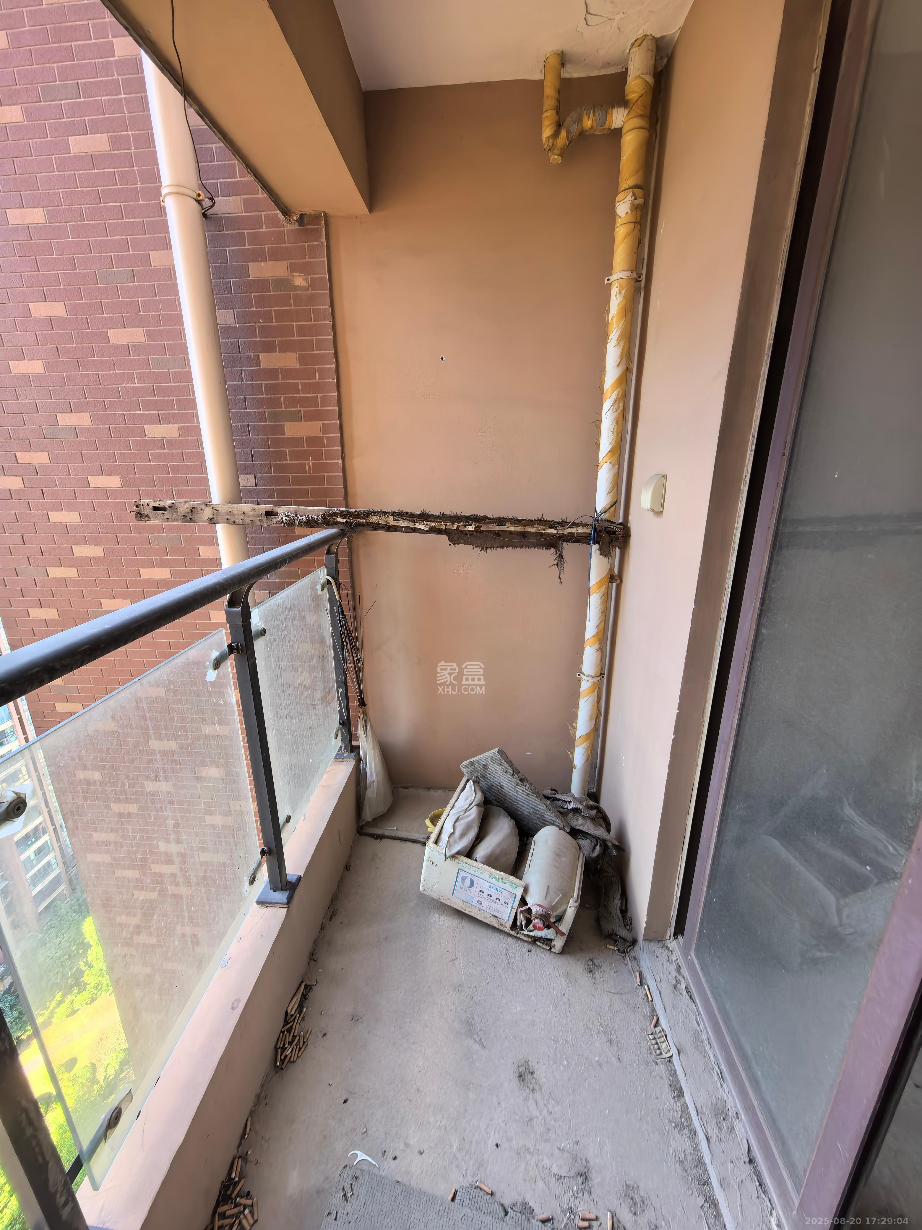 金色溪泉湾  3室2厅2卫    1600.0元/月室内图