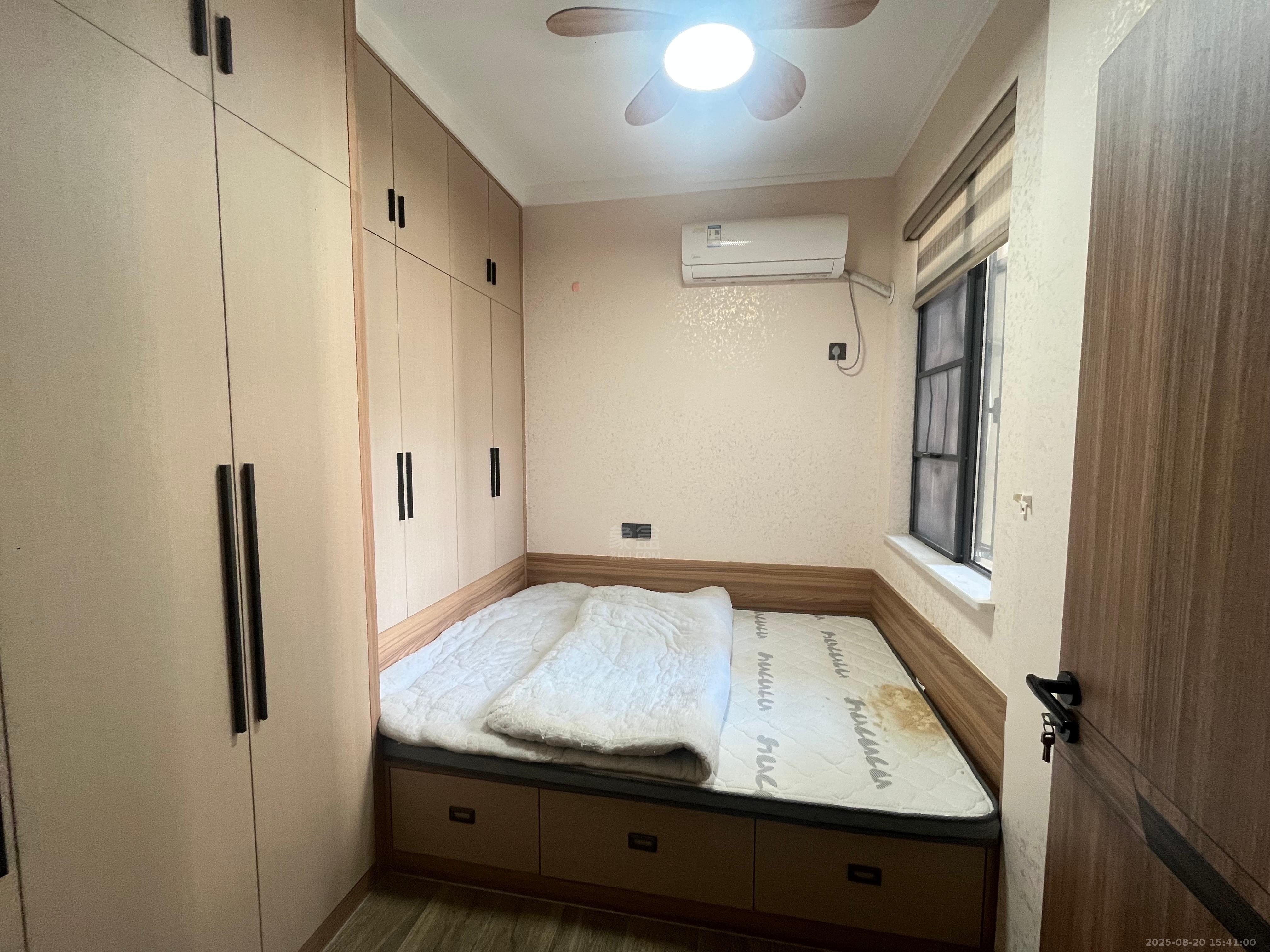 山水豪庭 1室1厅1卫 1600.0元/月 山水豪庭 1室1厅1卫 1600.0元/月室内图