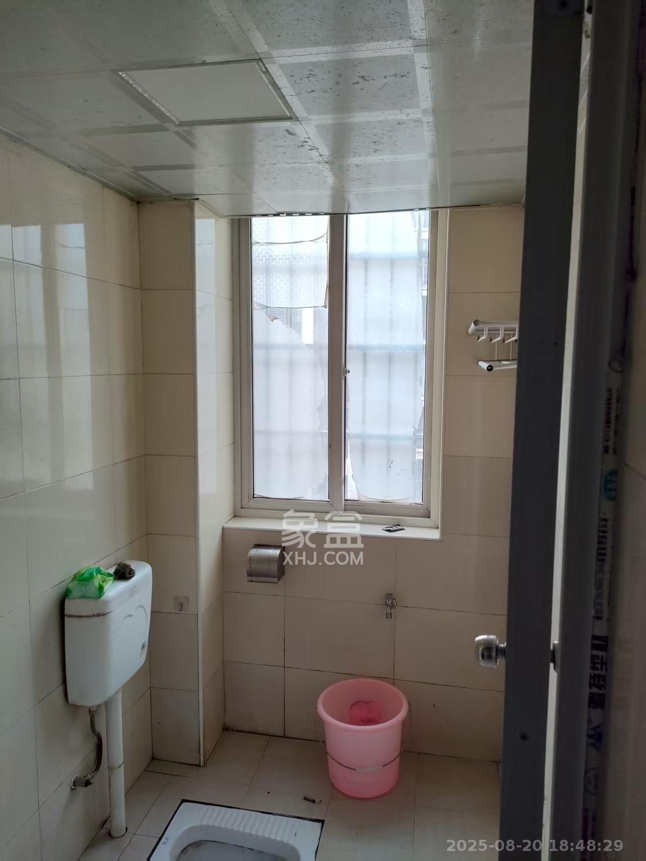 泰禹家园(彩云之翼家园一期、二期、三期) 4室2厅2卫 2300.0元/月 泰禹家园(彩云之翼家园一期、二期、三期) 4室2厅2卫 2300.0元/月室内图