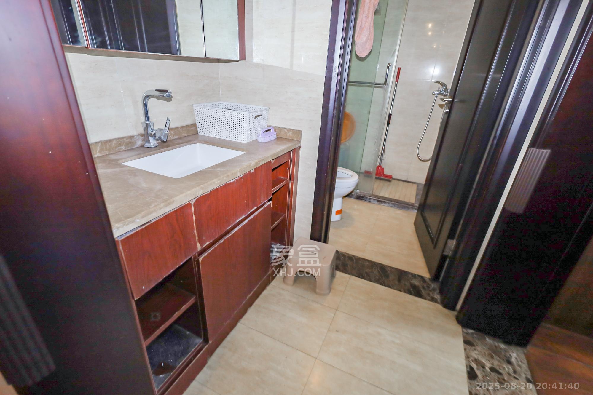 绿地中央广场 3室2厅2卫 158.0万 绿地中央广场 3室2厅2卫 158.0万其他