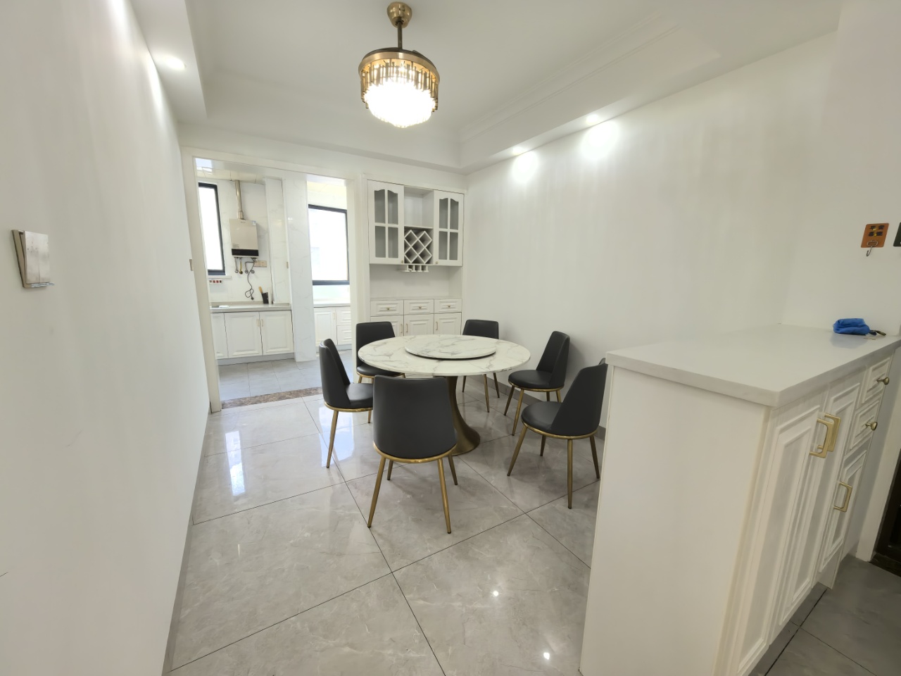 世纪嘉苑 3室2厅2卫 2800.0元/月 世纪嘉苑 3室2厅2卫 2800.0元/月室内图