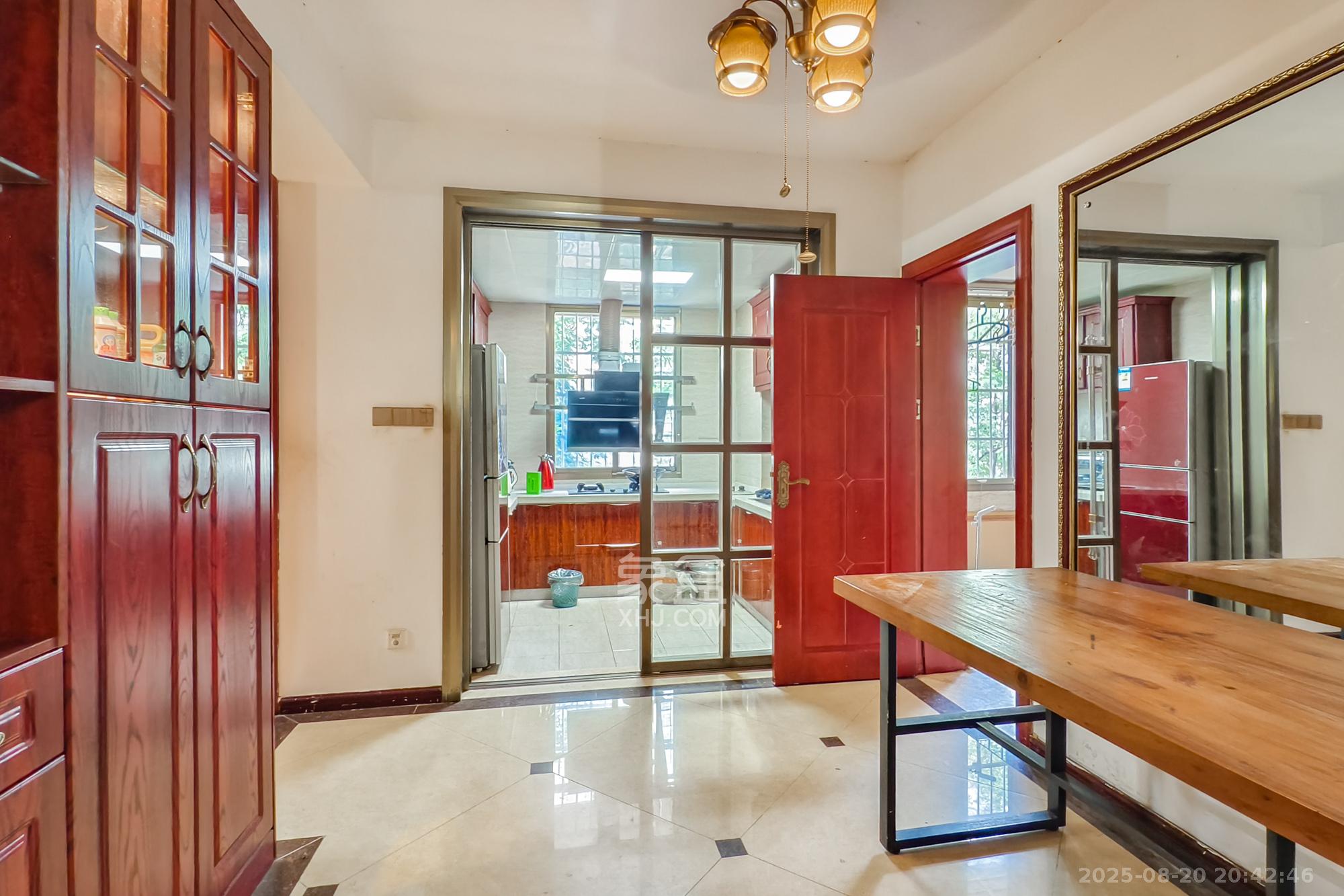 金色山庄 3室2厅2卫 105.0万 金色山庄 3室2厅2卫 105.0万其他