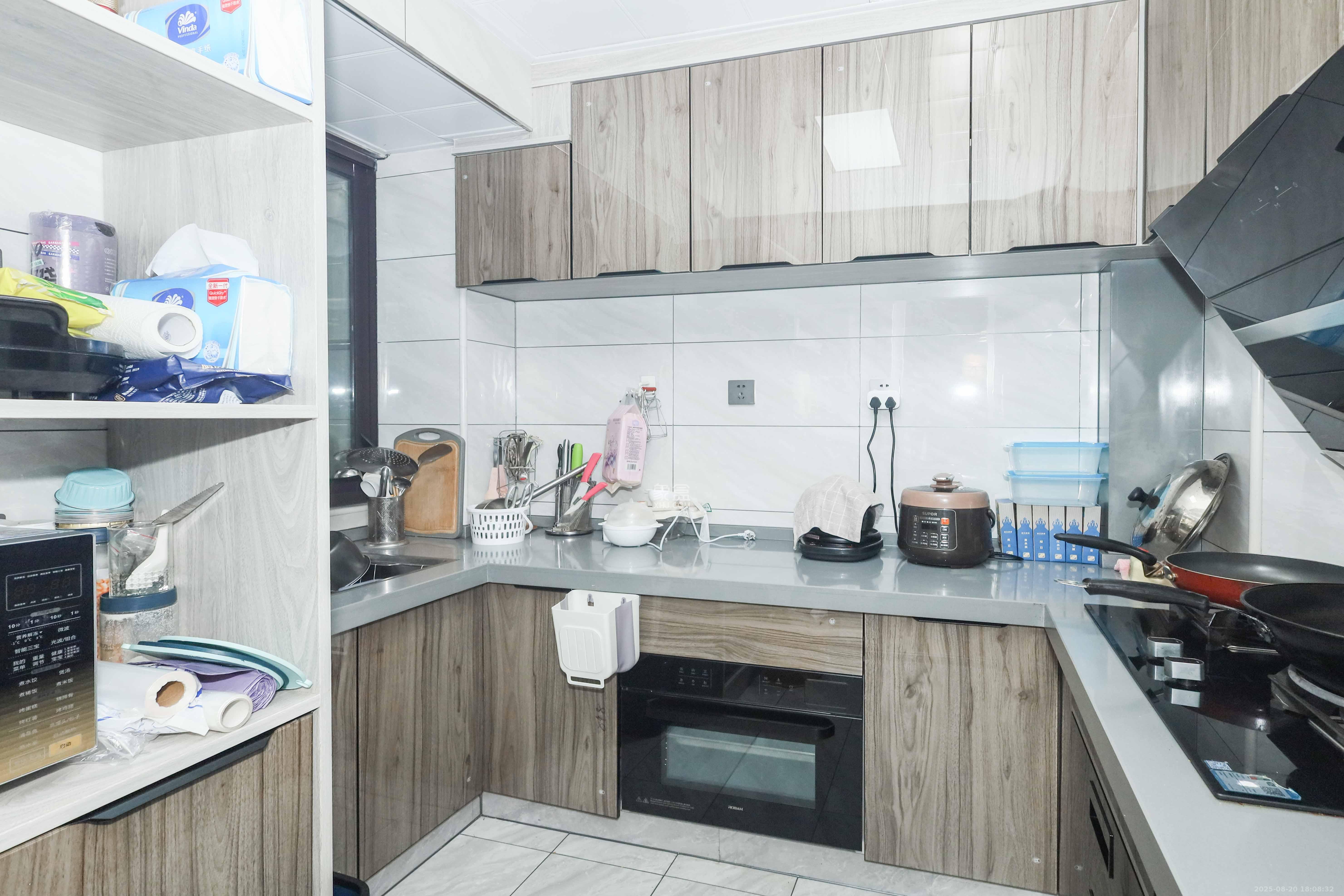 中国铁建梅溪青秀三期  3室2厅2卫    168.0万 中国铁建梅溪青秀三期  3室2厅2卫    168.0万厨房