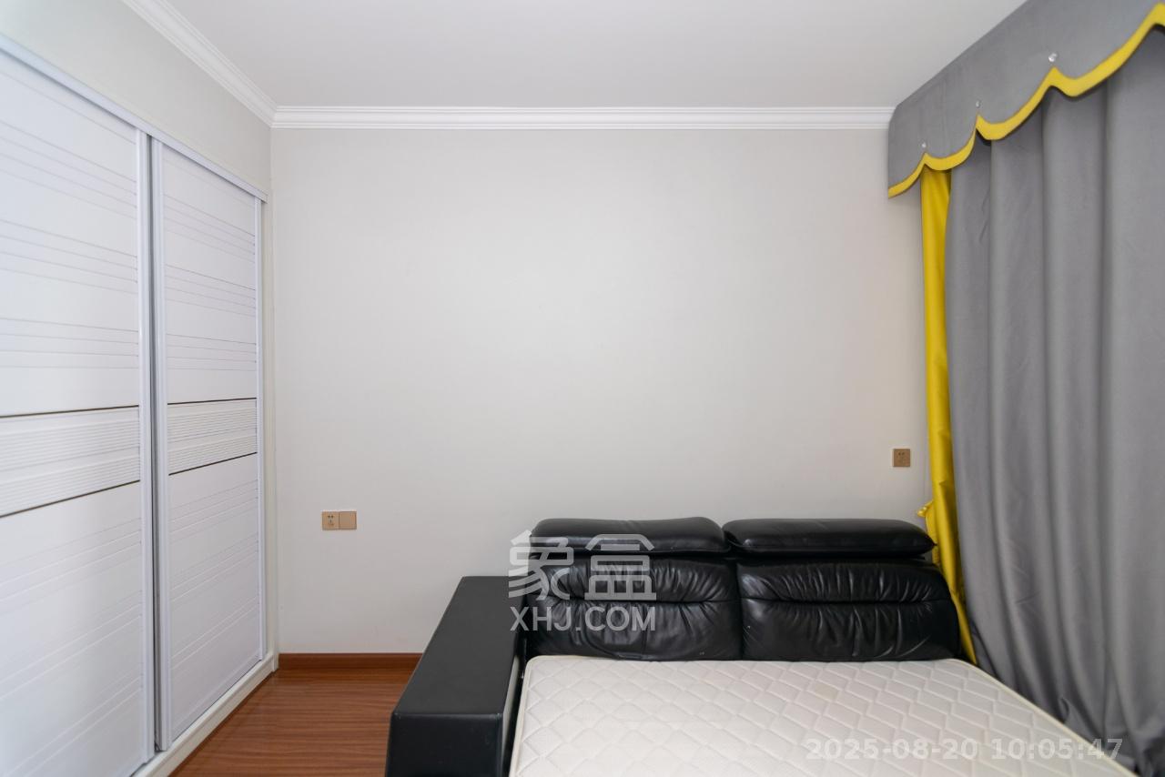 澳海澜庭  3室2厅2卫    2100.0元/月室内图