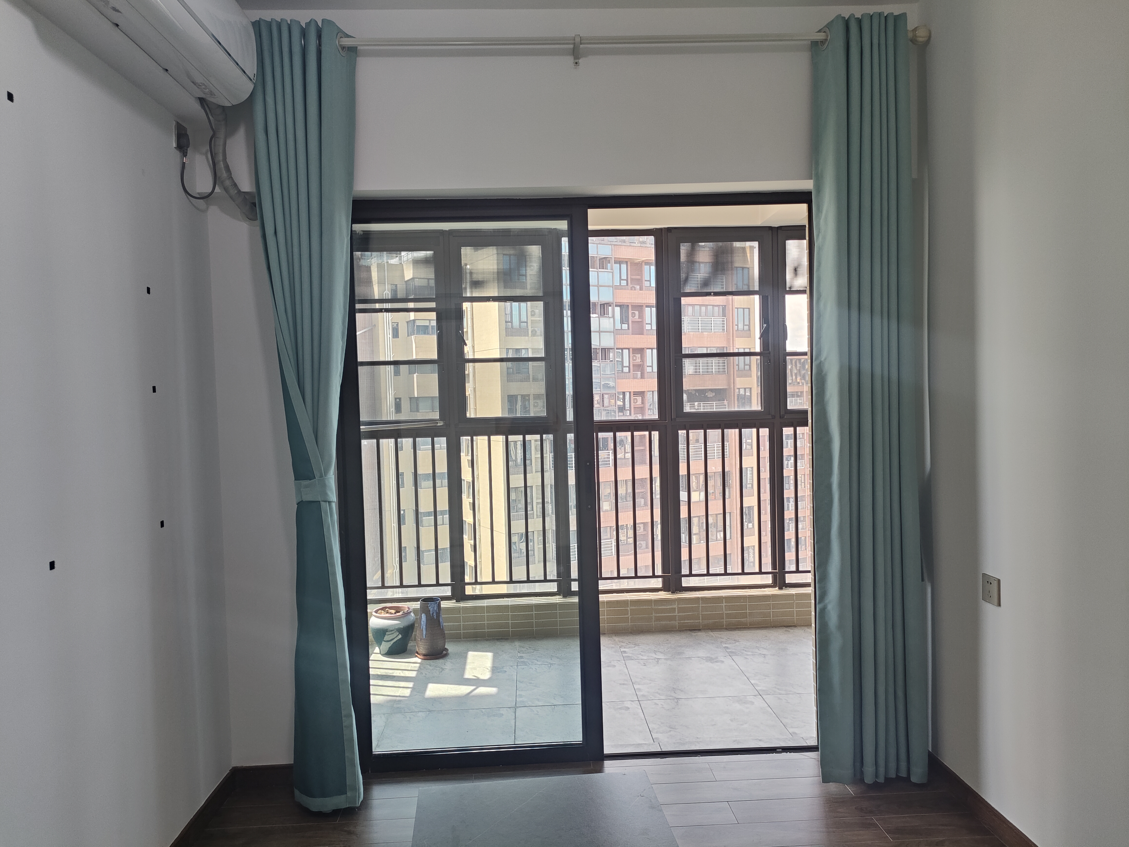 滨江海岸三期 4室2厅2卫 280.0万 滨江海岸三期 4室2厅2卫 280.0万户型图