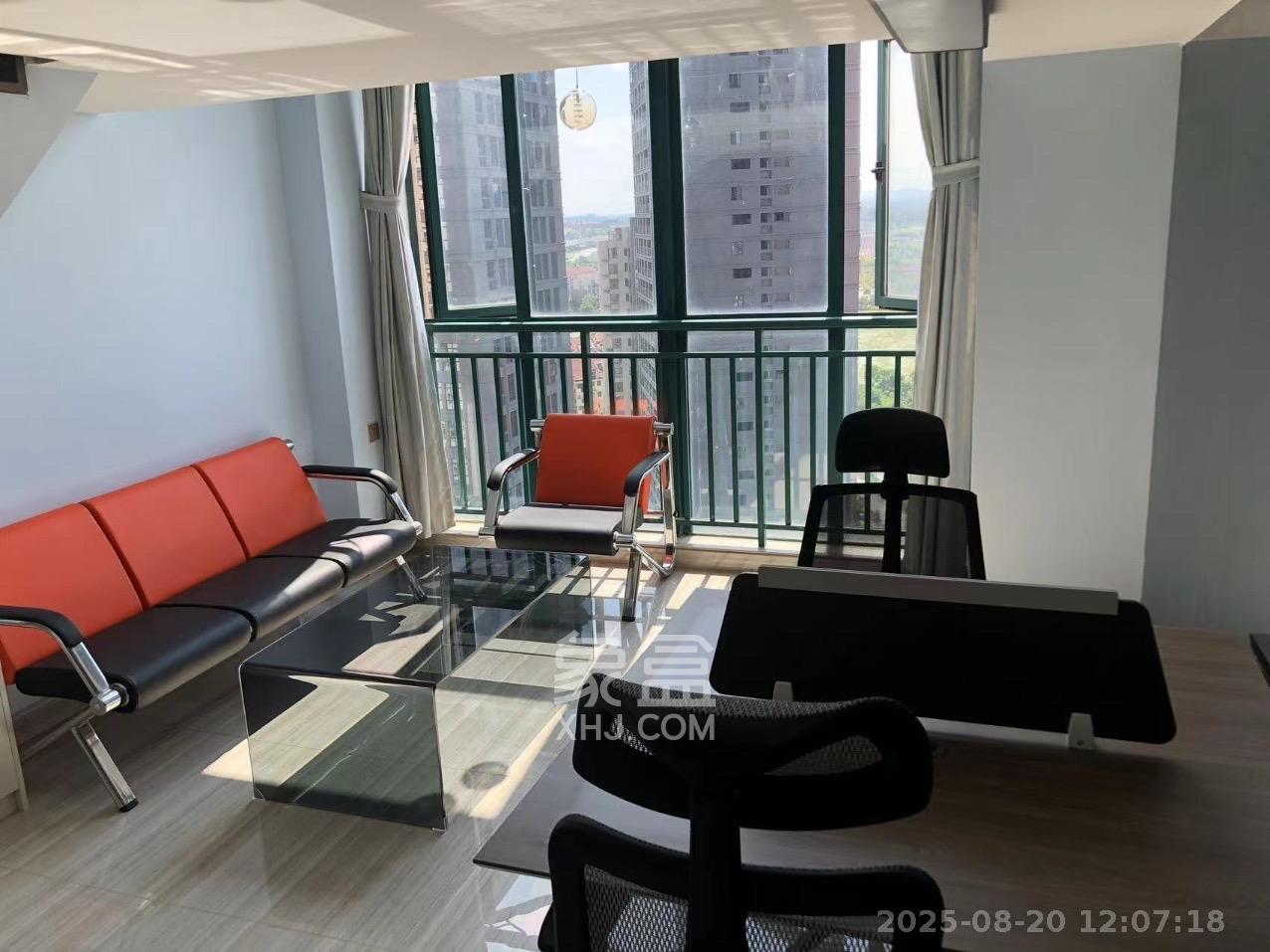 洋湖时代  1室1厅1卫    1600.0元/月室内图