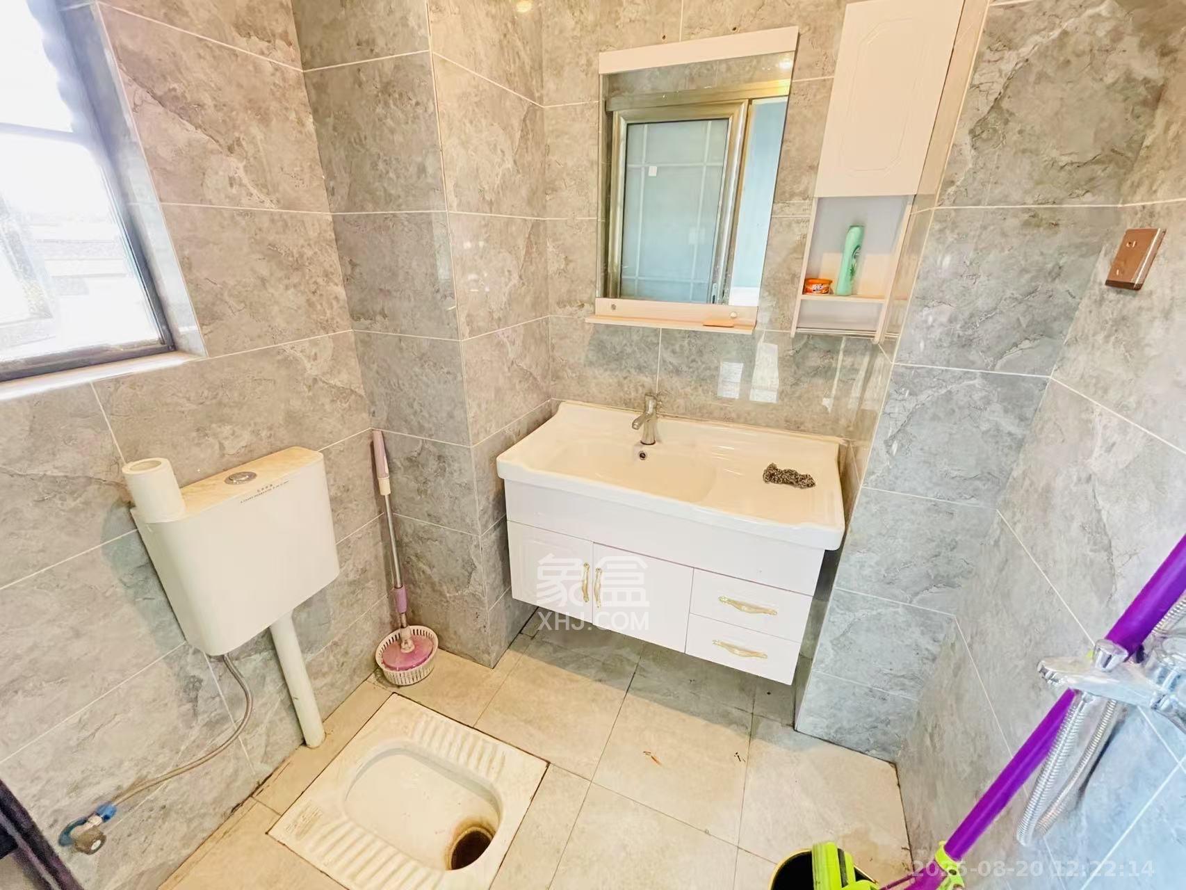 泰龙华府 1室1厅1卫 1500.0元/月 泰龙华府 1室1厅1卫 1500.0元/月室内图