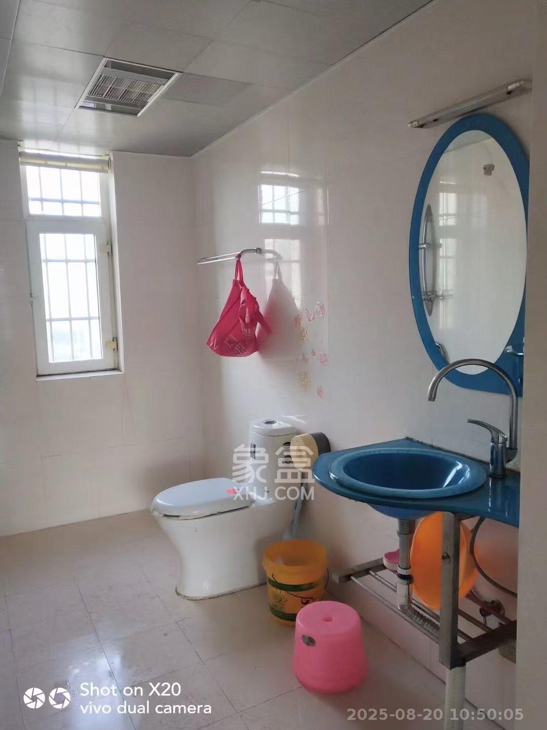 红区抽屉 3室2厅2卫 2800.0元/月 红区抽屉 3室2厅2卫 2800.0元/月室内图