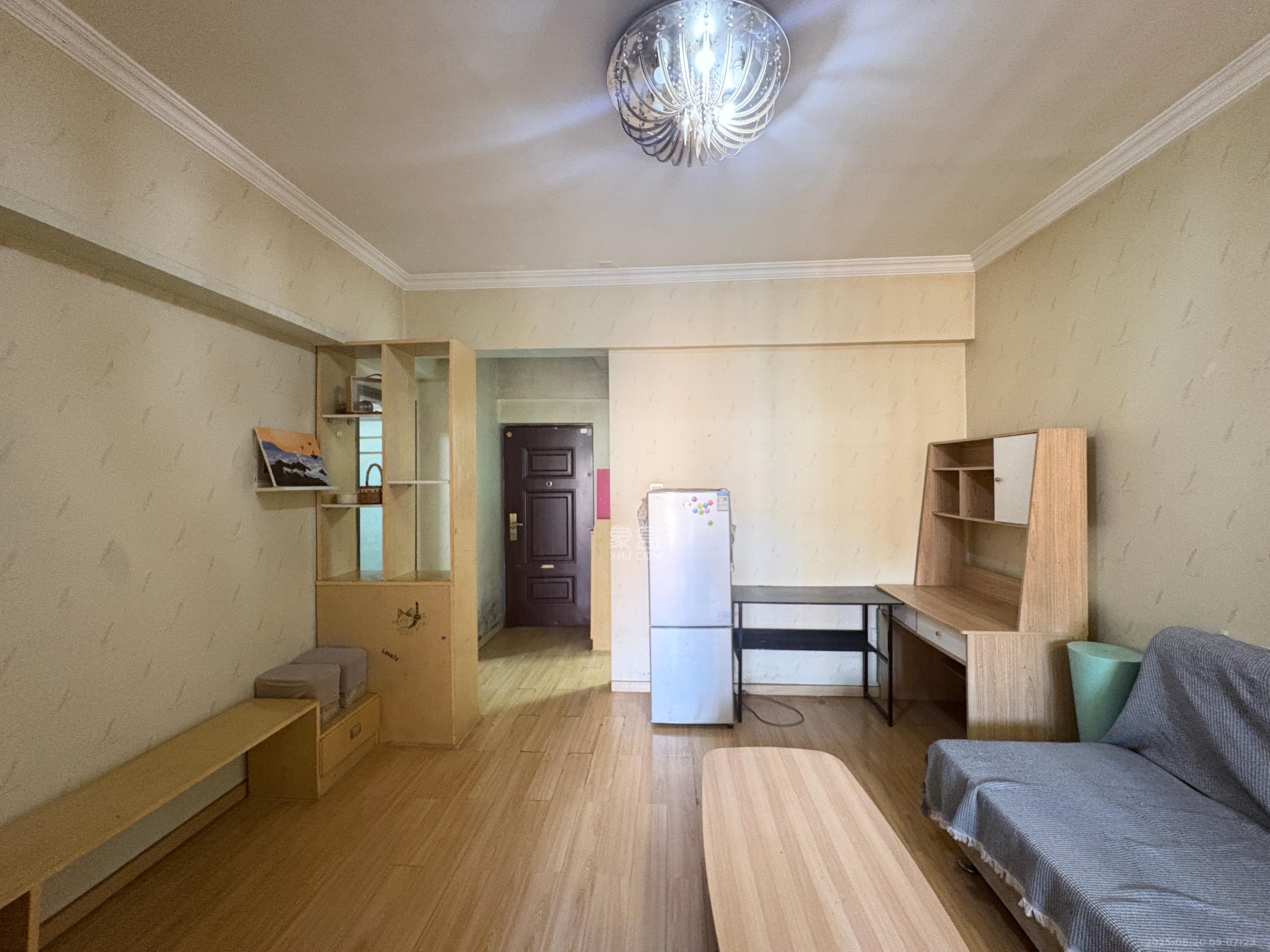 麓谷明珠  1室1厅1卫    1600.0元/月室内图