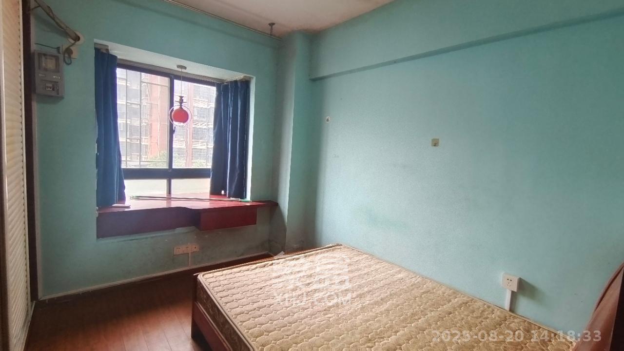 莲湖汽配城  5室2厅1卫    2700.0元/月室内图