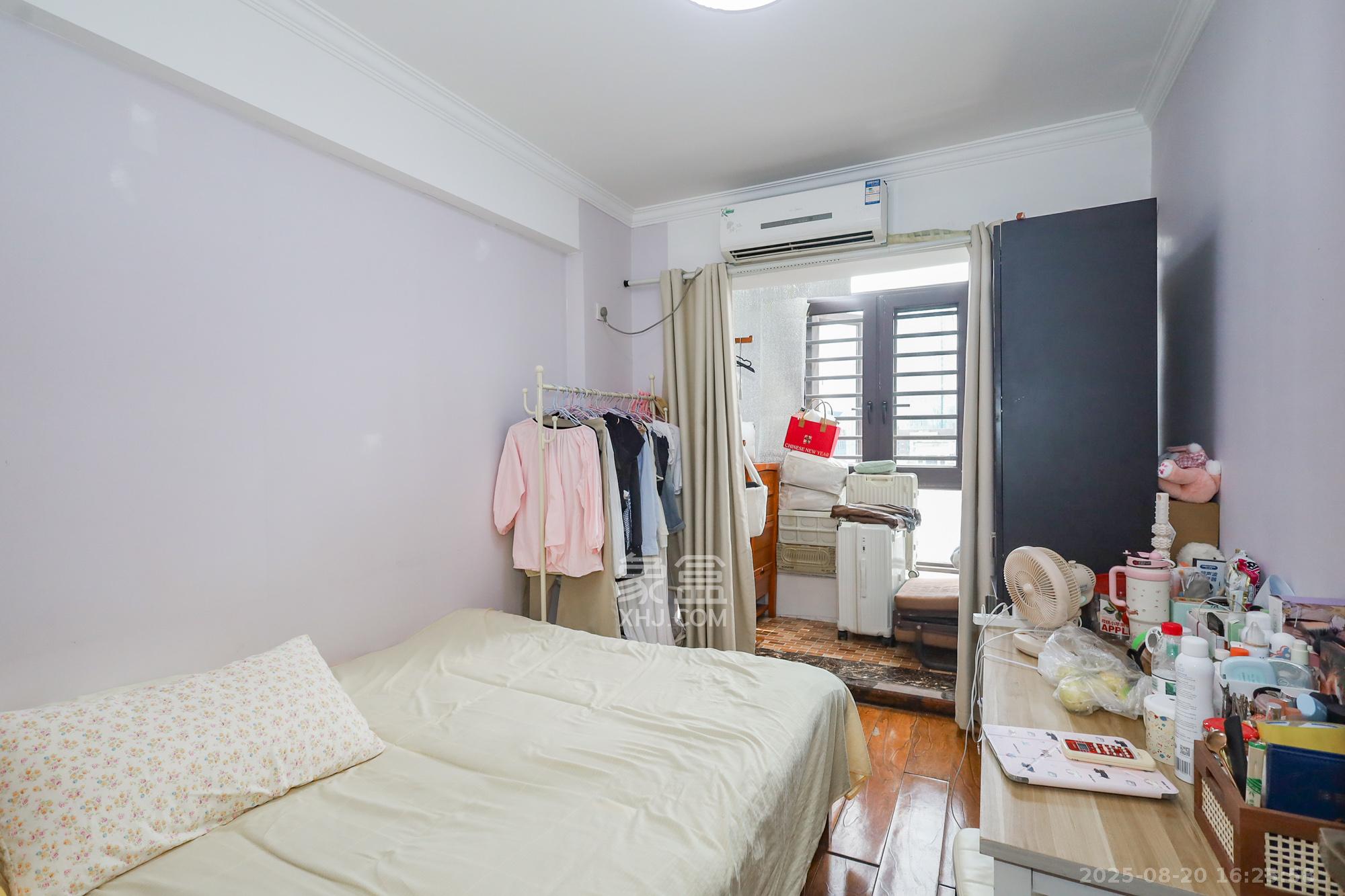 南山雍江汇(滨江国际新城) 3室2厅1卫 130.0万 南山雍江汇(滨江国际新城) 3室2厅1卫 130.0万卧室