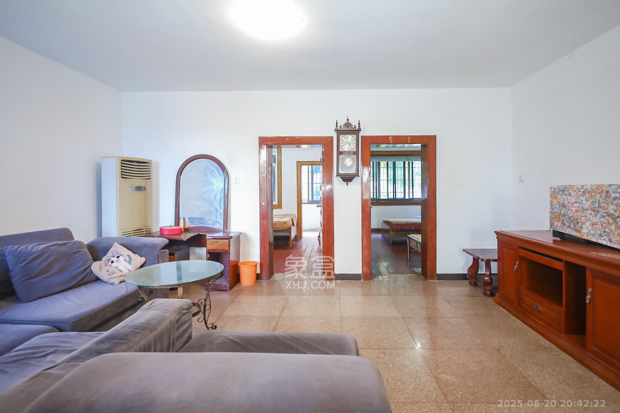 市政局宿舍  2室2厅1卫    42.0万 市政局宿舍  2室2厅1卫    42.0万