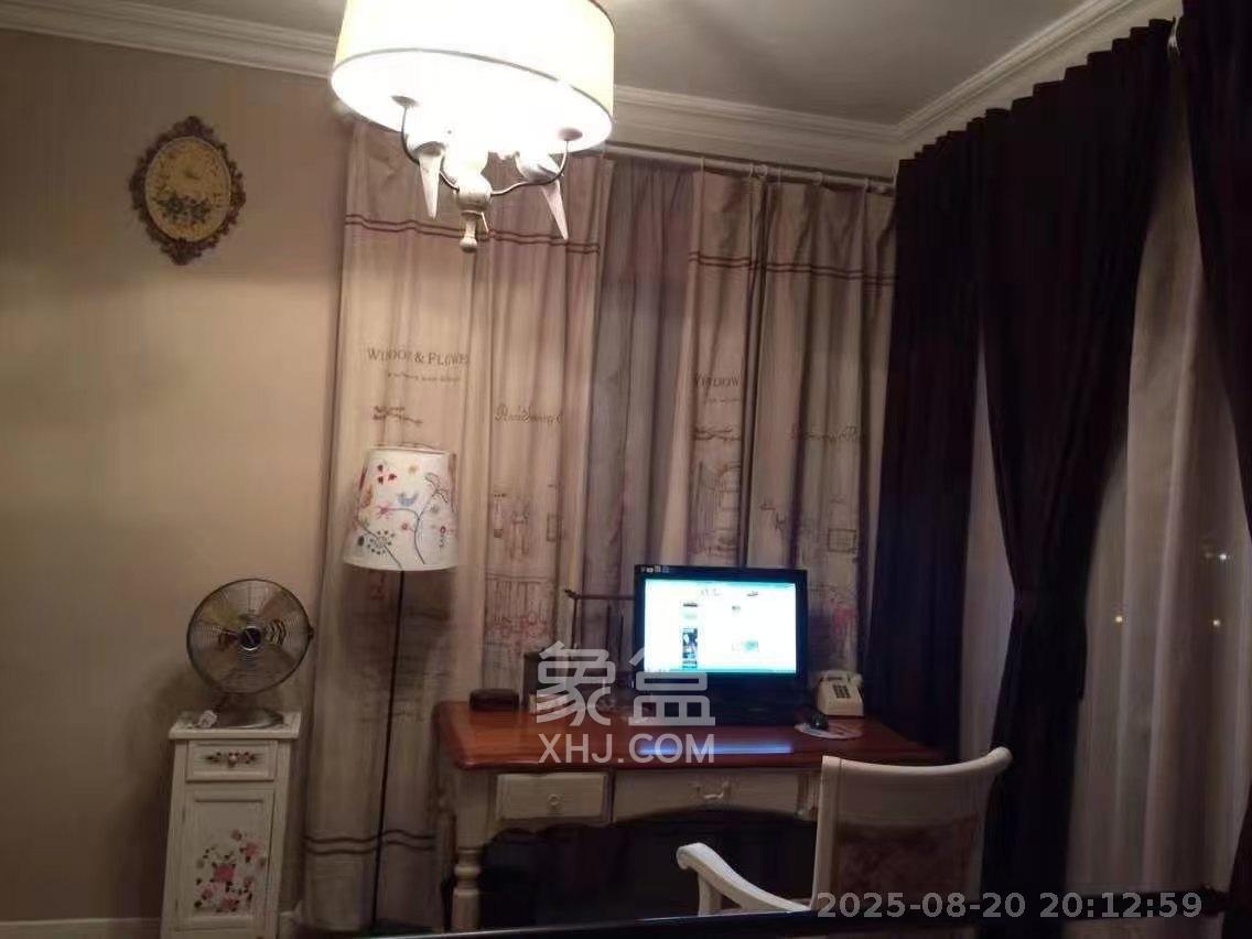 阳光100一期、四五期 4室2厅2卫 3500.0元/月 阳光100一期、四五期 4室2厅2卫 3500.0元/月室内图