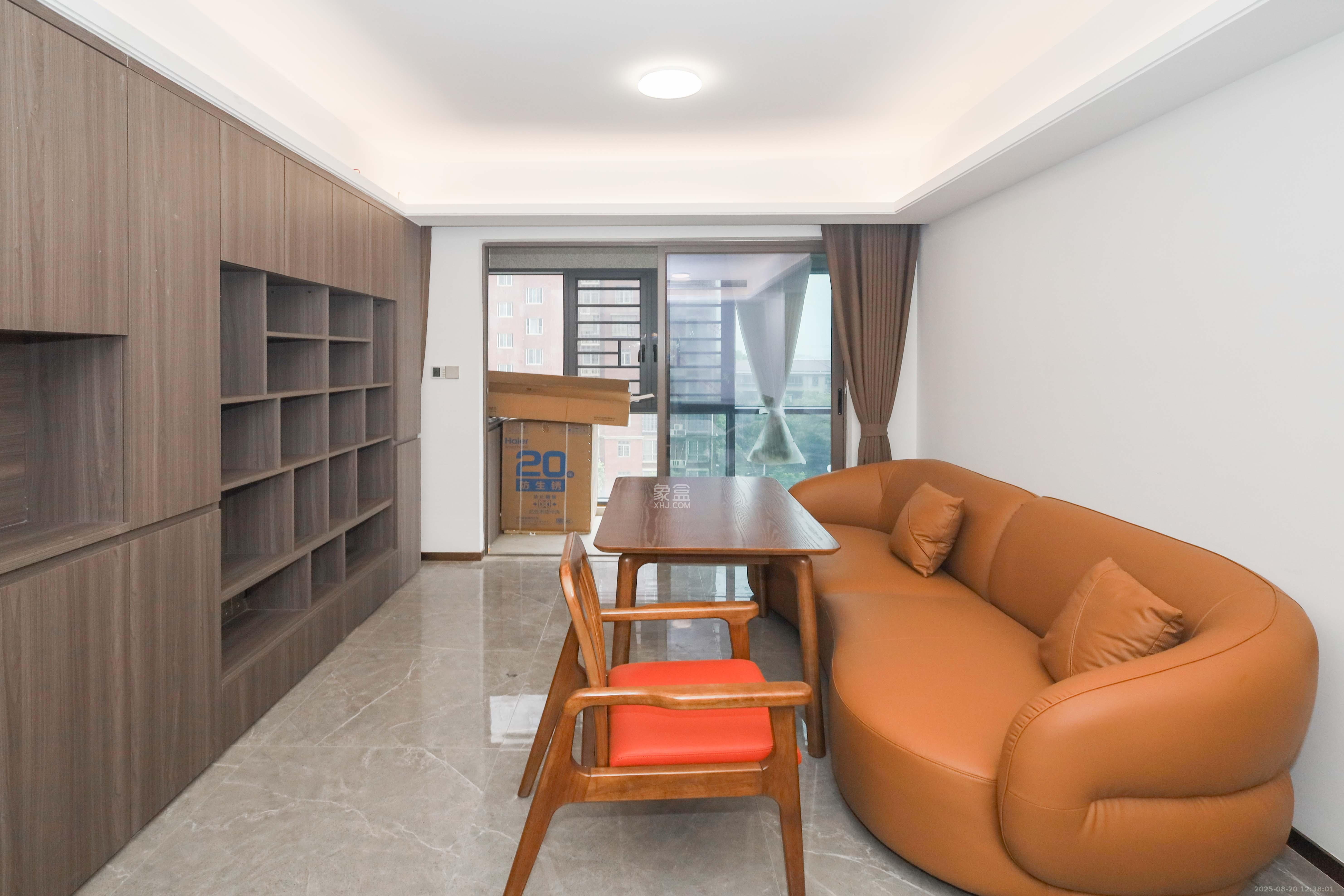 长沙溪山悦 3室2厅1卫 120.0万 长沙溪山悦 3室2厅1卫 120.0万客厅