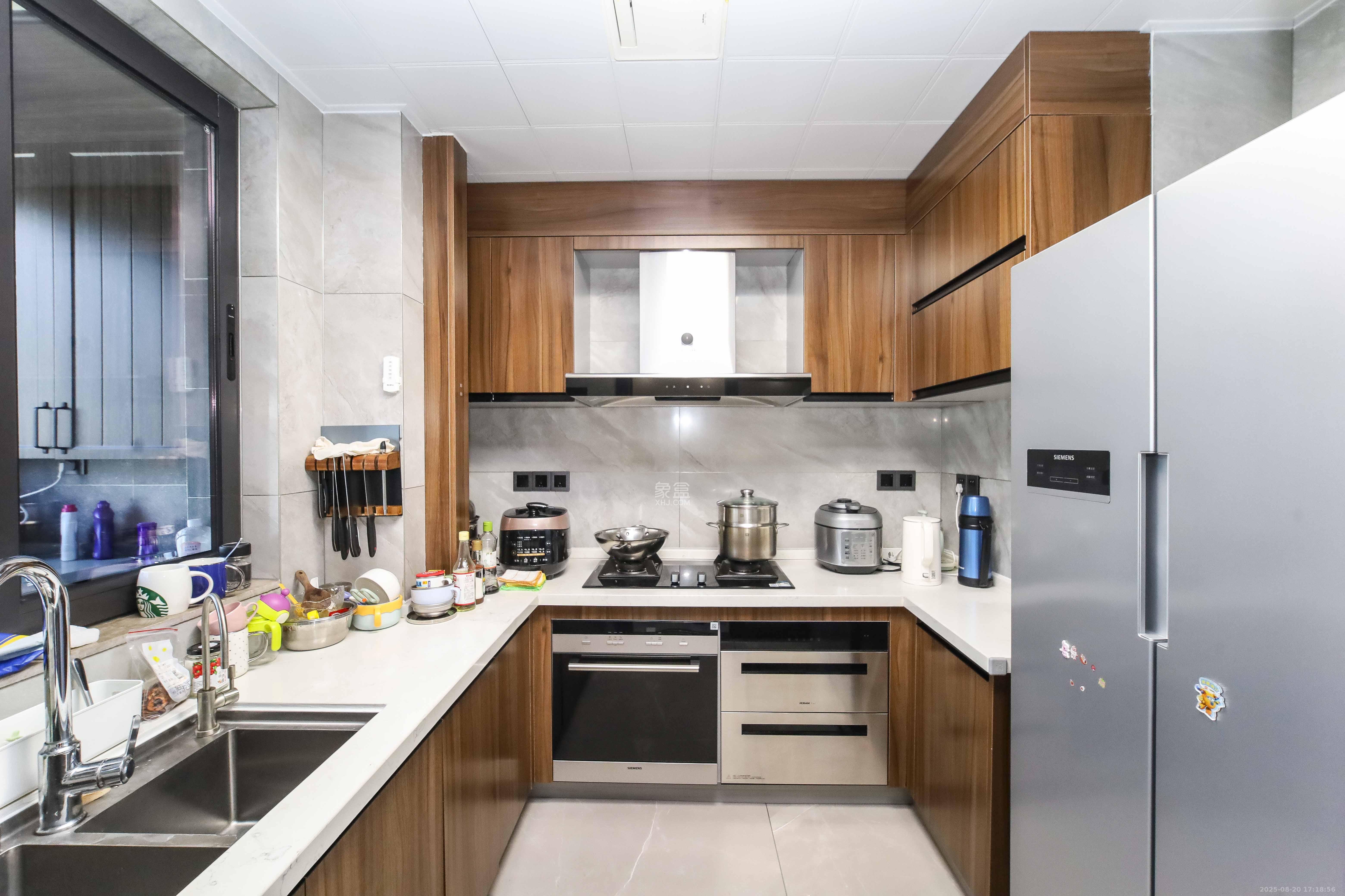 明昇壹城(明昇时代广场)一期 4室2厅2卫 268.0万 明昇壹城(明昇时代广场)一期 4室2厅2卫 268.0万厨房