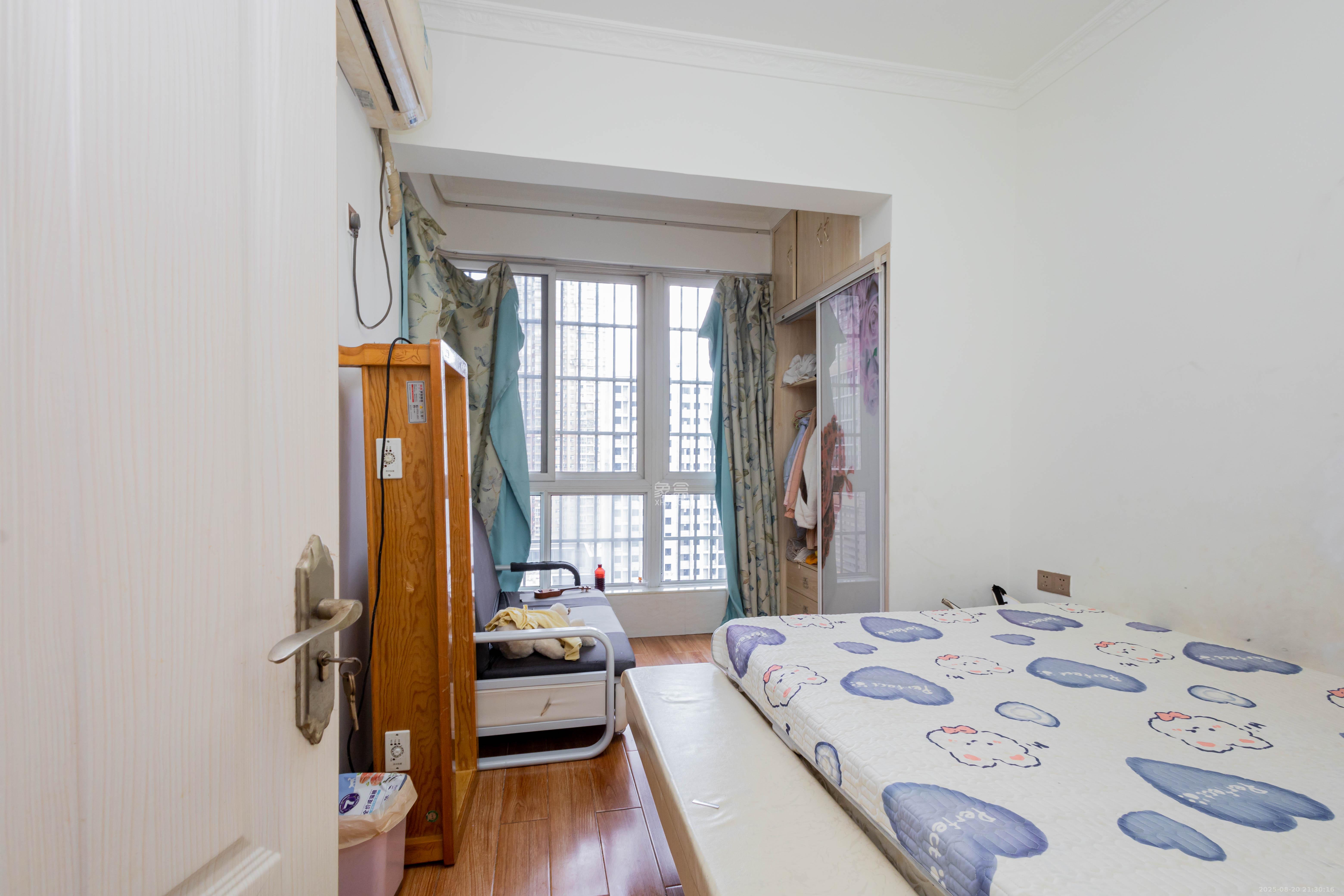 昌和商业中心/昌和国际  3室2厅2卫    58.0万卧室