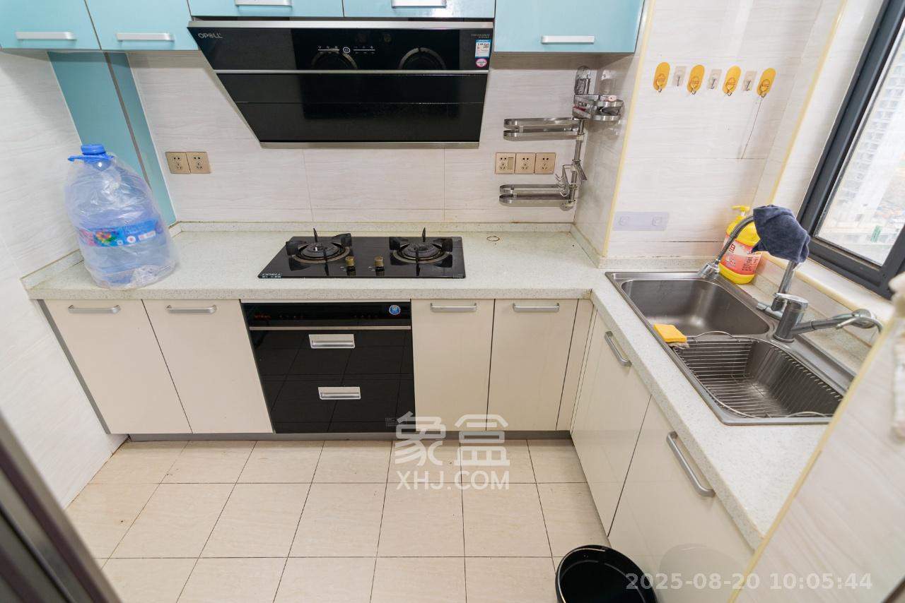 澳海澜庭  3室2厅2卫    2100.0元/月室内图