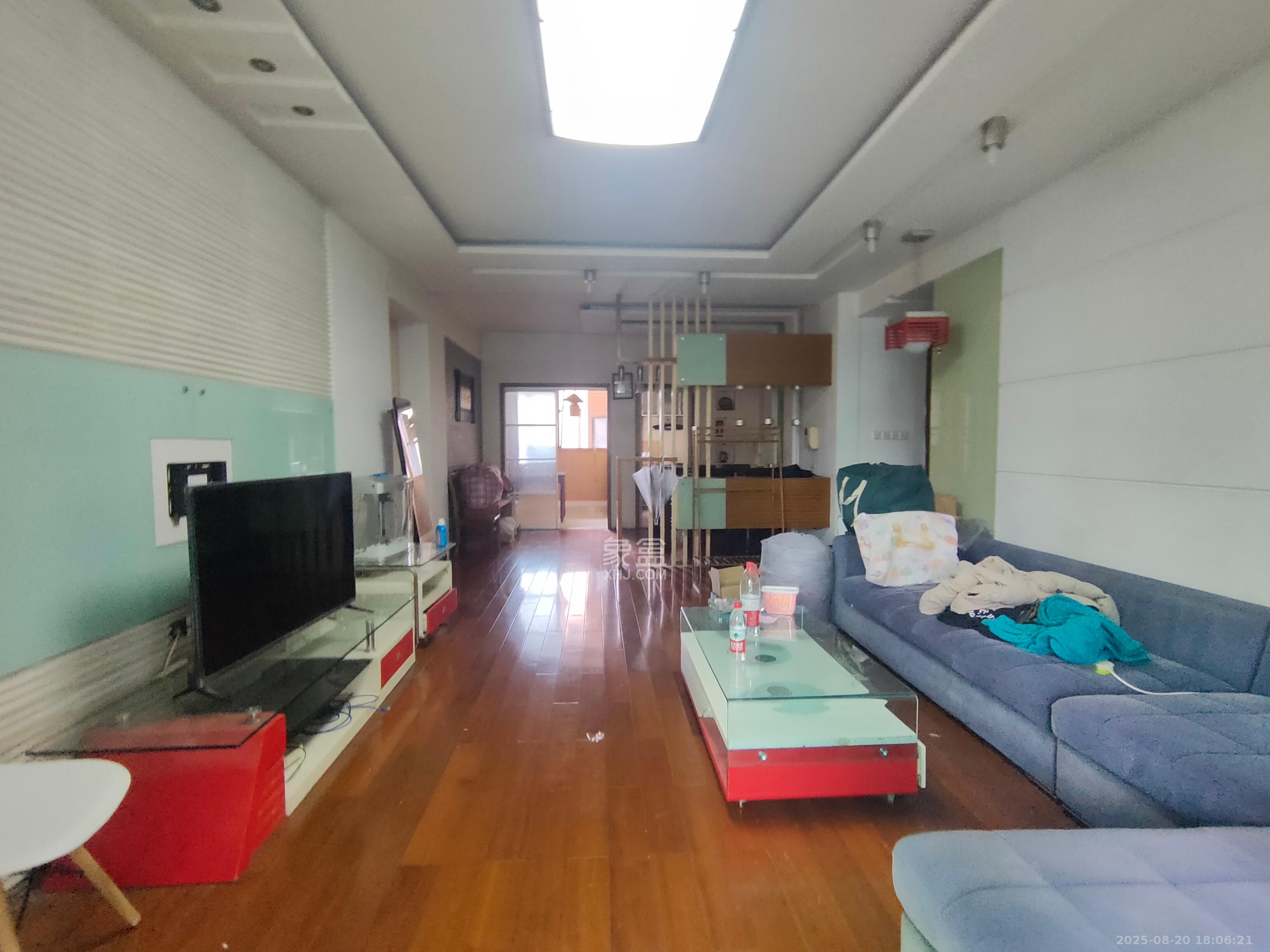 仁和香堤雅境 3室2厅2卫 3200.0元/月 仁和香堤雅境 3室2厅2卫 3200.0元/月室内图