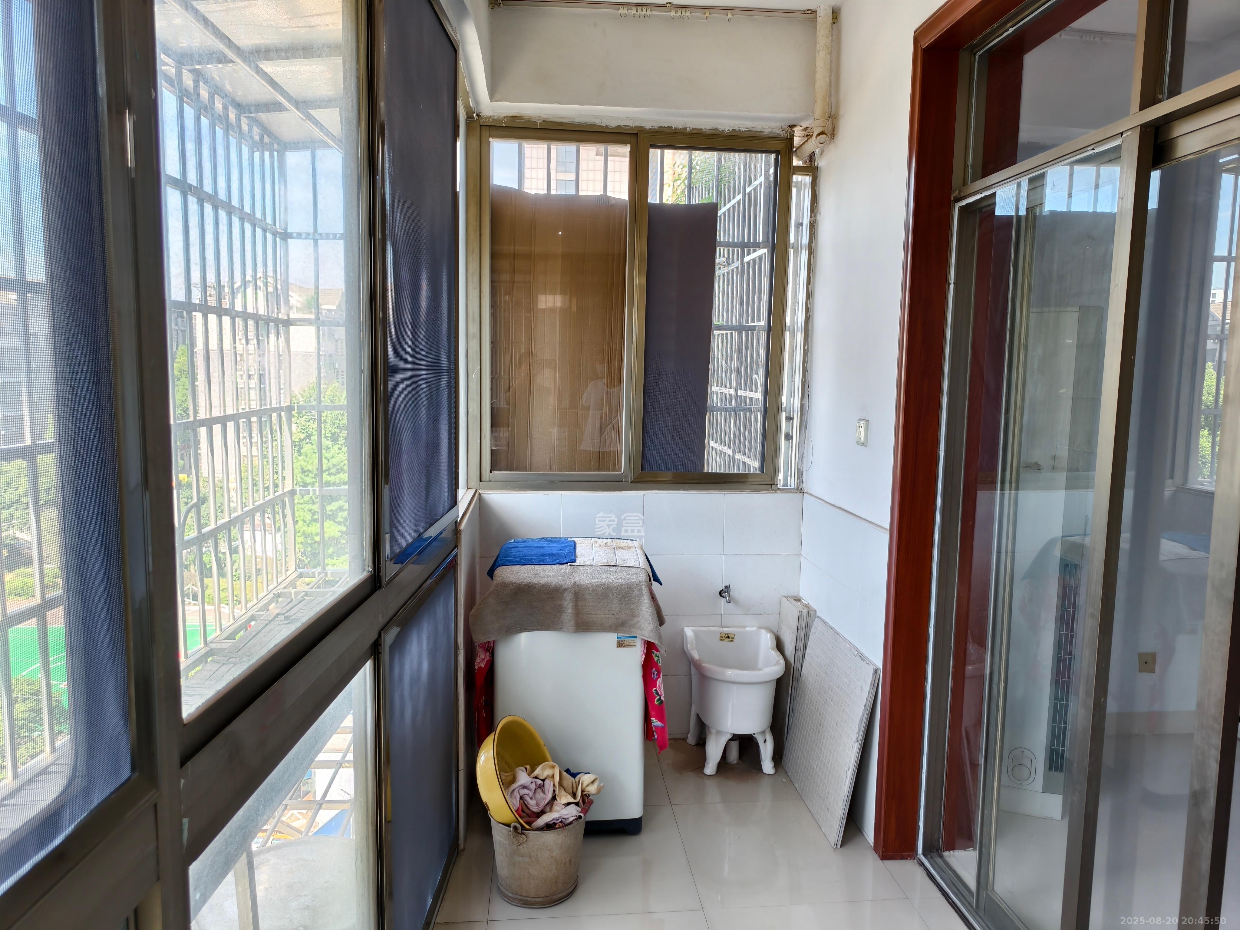 黄鹤小区3片 2室2厅1卫 2200.0元/月 黄鹤小区3片 2室2厅1卫 2200.0元/月室内图