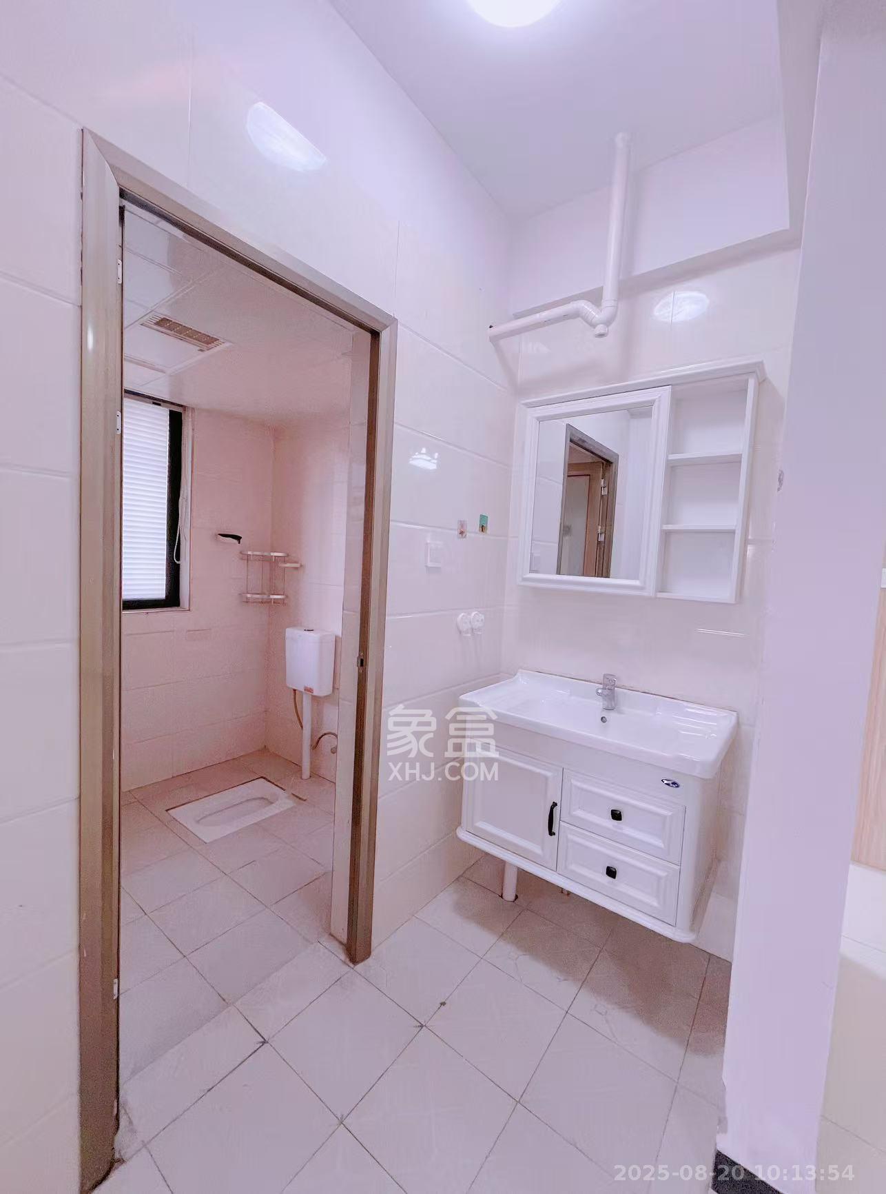 圭塘三小区  2室2厅1卫    2500.0元/月 圭塘三小区  2室2厅1卫    2500.0元/月室内图