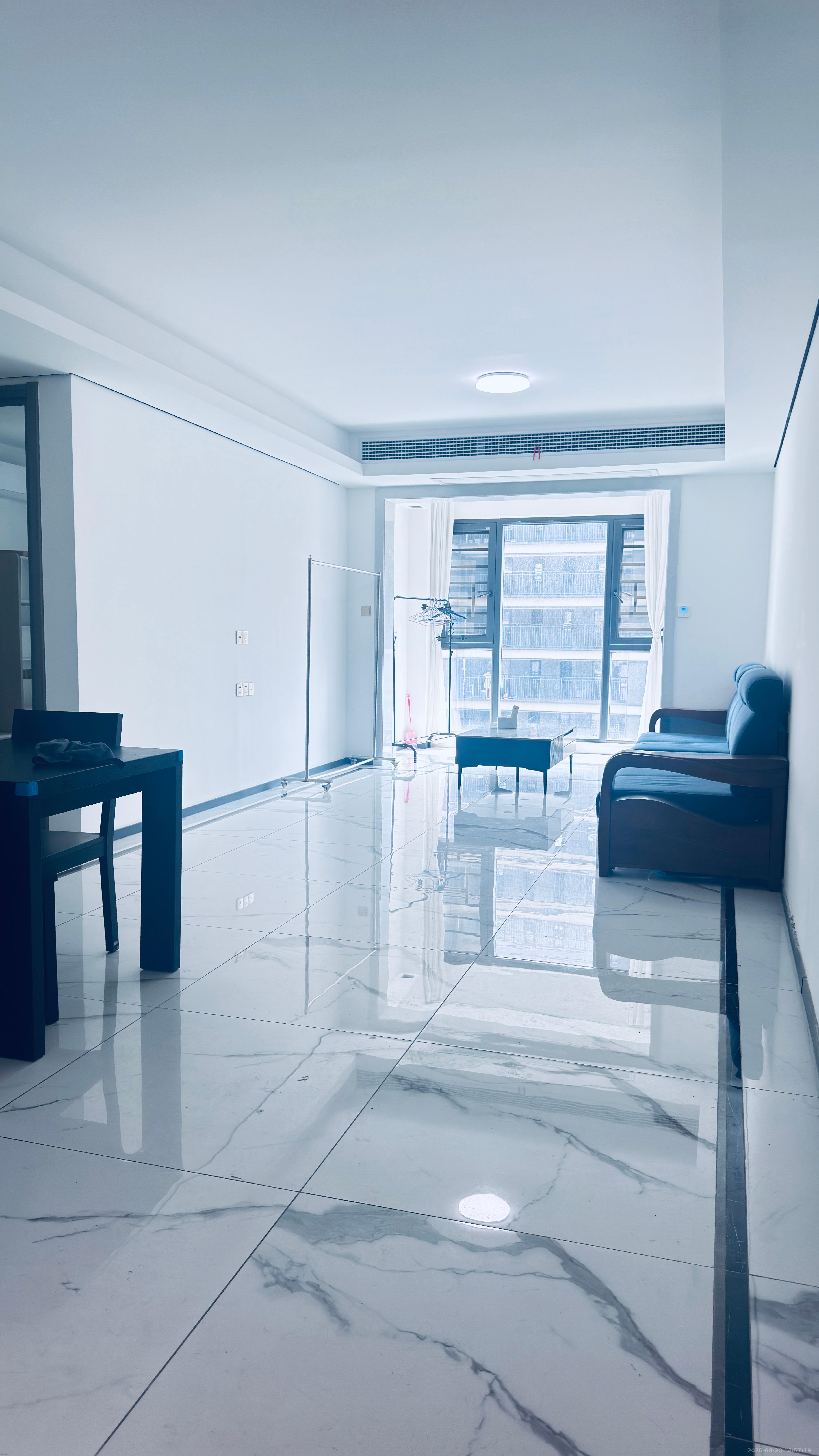 中海阅麓山一期  3室2厅2卫    3500.0元/月 中海阅麓山一期  3室2厅2卫    3500.0元/月