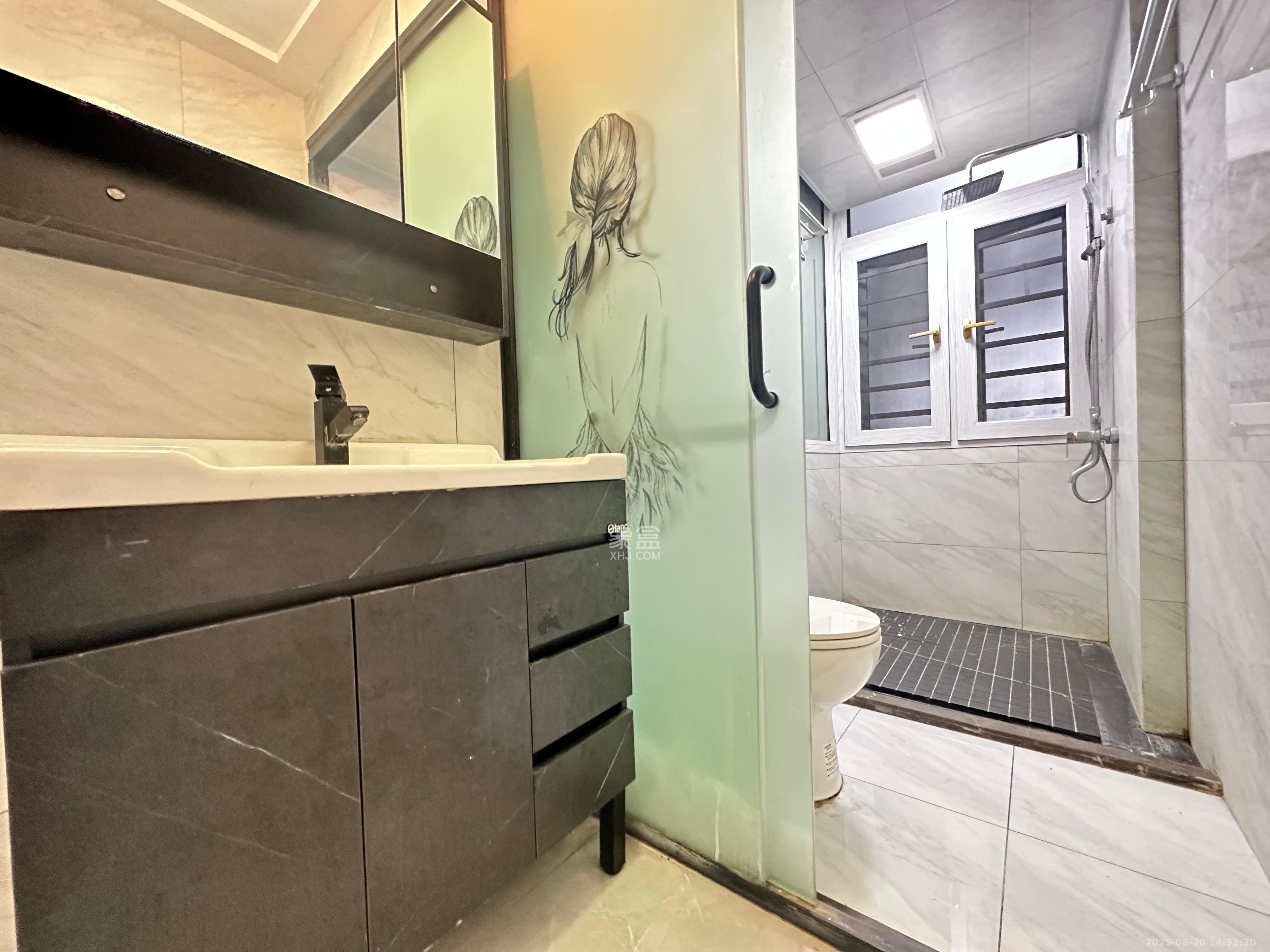 金鹰玖珑山 3室2厅1卫 2300.0元/月 金鹰玖珑山 3室2厅1卫 2300.0元/月室内图