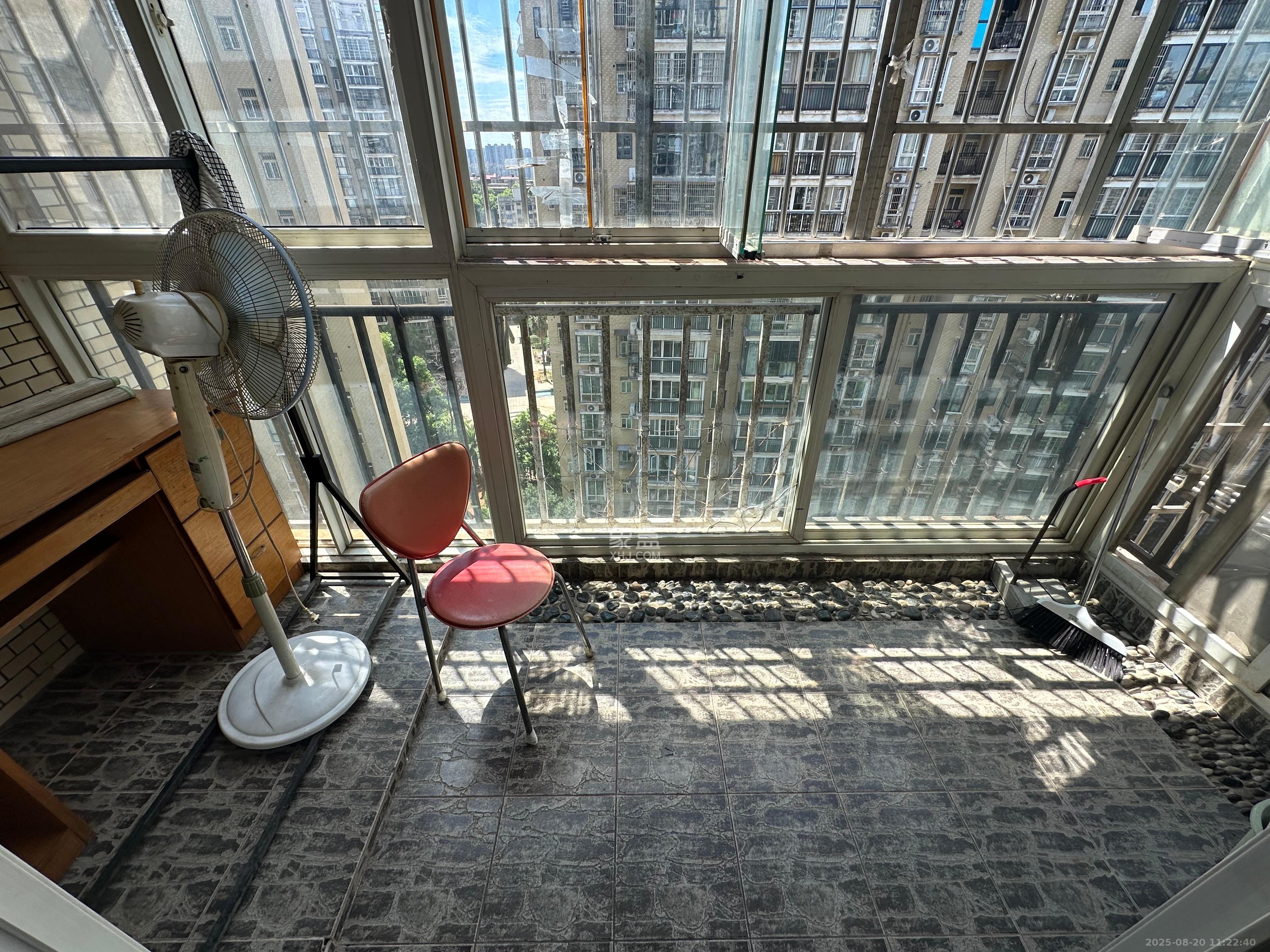 金碧文华  2室2厅1卫    1800.0元/月 金碧文华  2室2厅1卫    1800.0元/月室内图