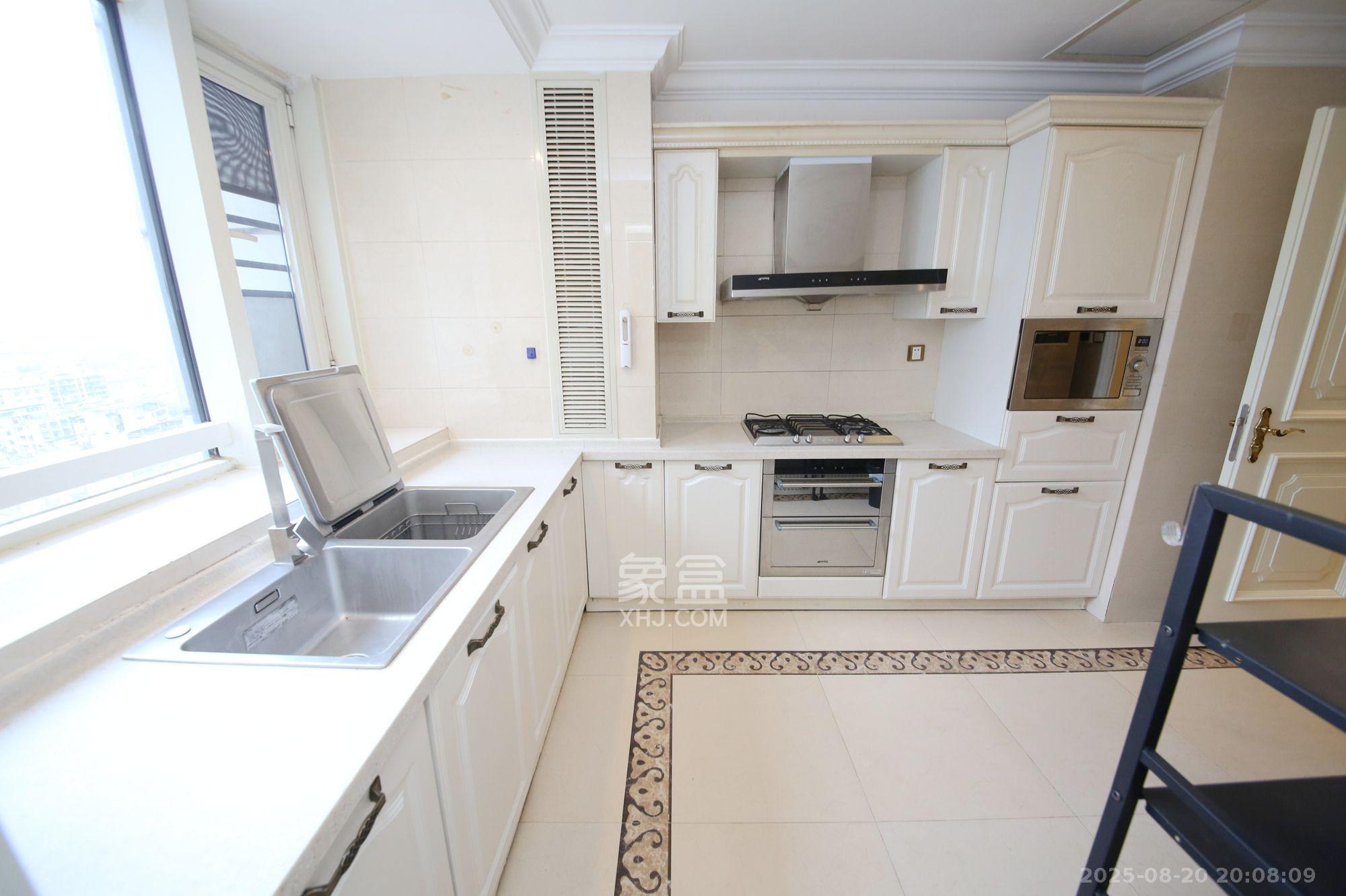 万达公馆 3室2厅3卫 11000.0元/月 万达公馆 3室2厅3卫 11000.0元/月室内图