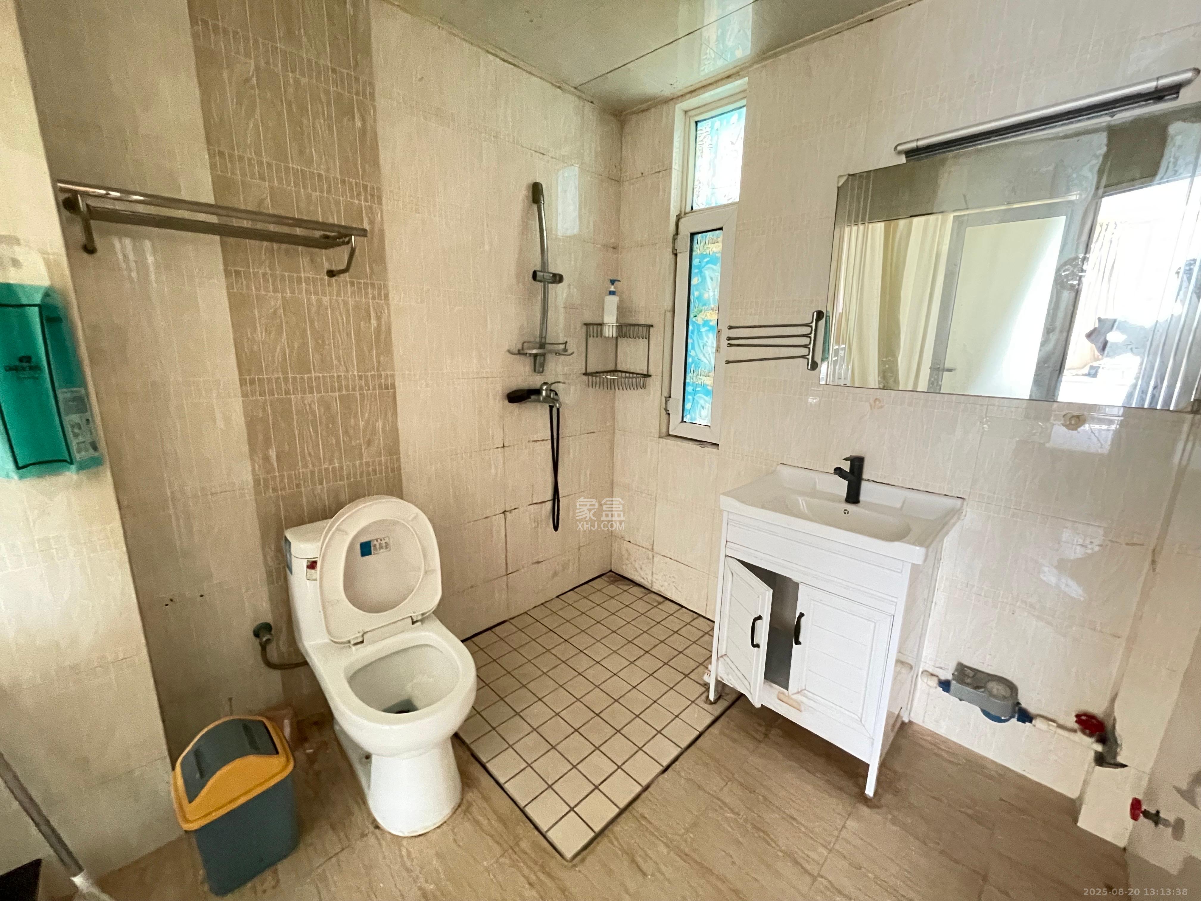 东方名都百草园  3室2厅2卫    1800.0元/月 东方名都百草园  3室2厅2卫    1800.0元/月室内图