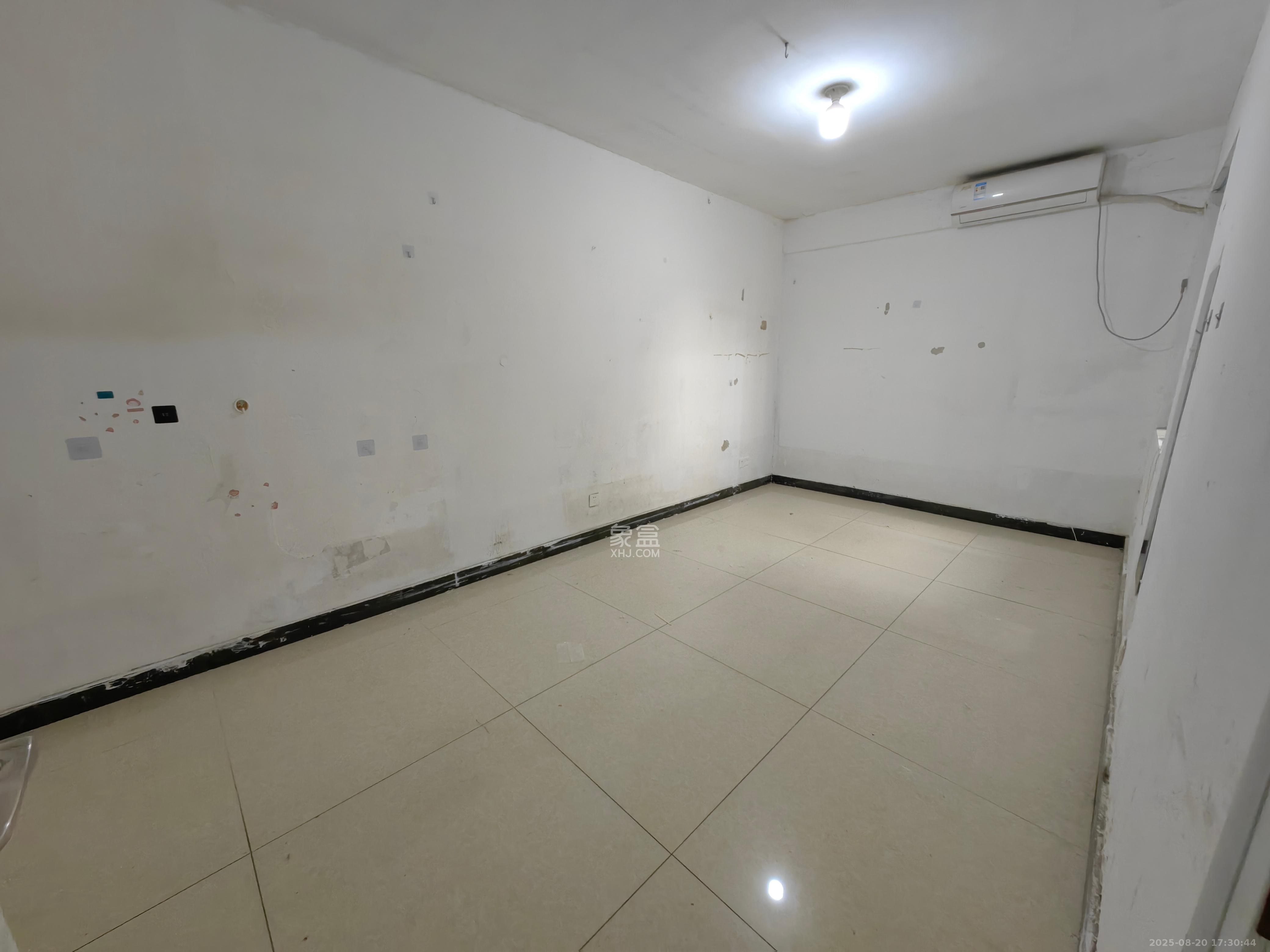 馨域公寓 3室2厅2卫 3000.0元/月 馨域公寓 3室2厅2卫 3000.0元/月室内图