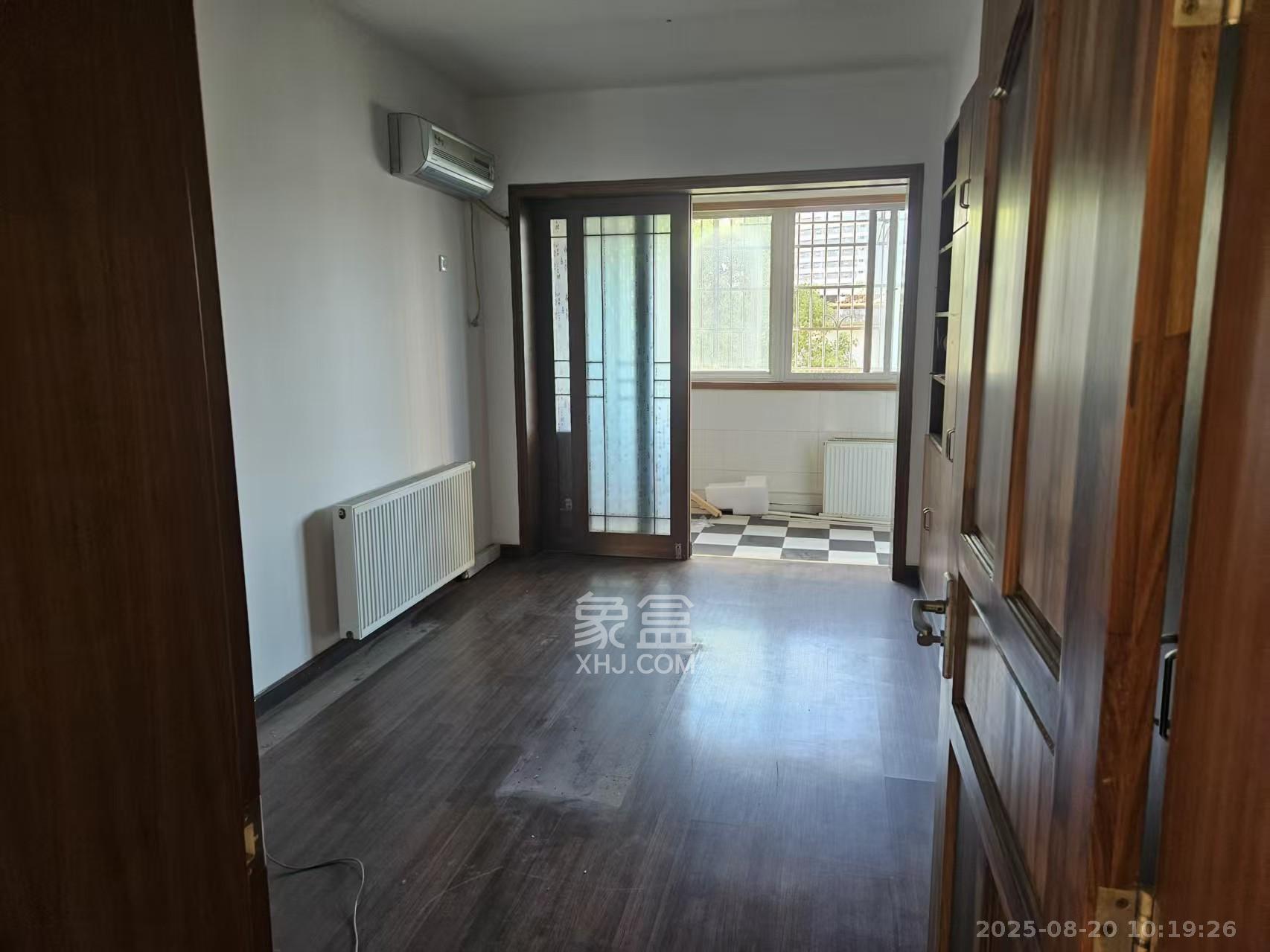 中建五局天心苑  3室2厅2卫    2000.0元/月 中建五局天心苑  3室2厅2卫    2000.0元/月室内图1