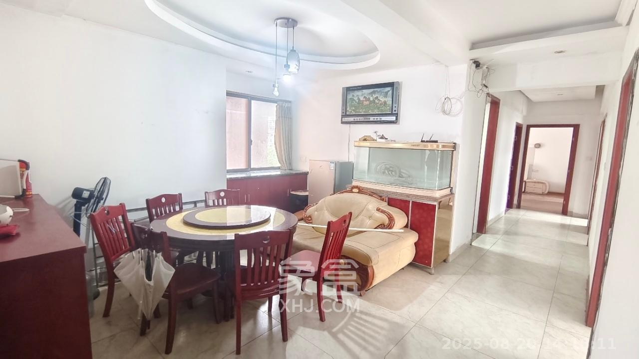 莲湖汽配城 5室2厅1卫 2700.0元/月 莲湖汽配城 5室2厅1卫 2700.0元/月室内图