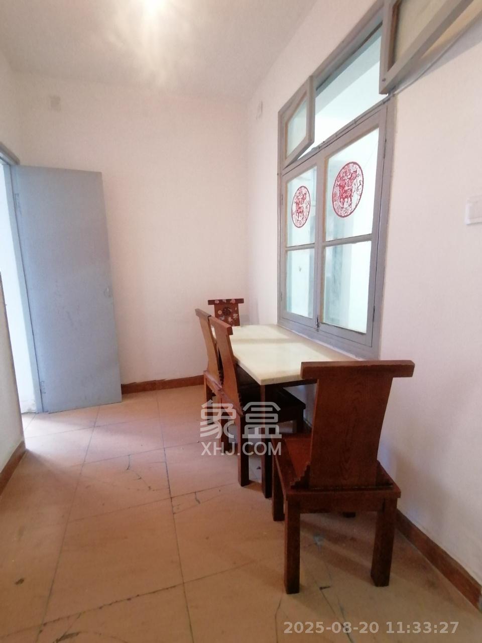 桂花井巷散盘  3室1厅1卫    2600.0元/月室内图