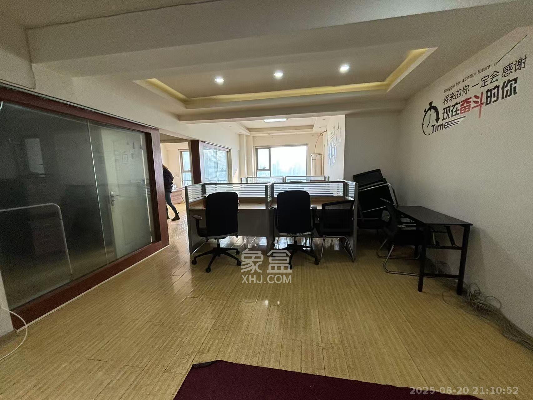 东怡外国(南湖一号) 1室1厅1卫 3400.0元/月 东怡外国(南湖一号) 1室1厅1卫 3400.0元/月室内图