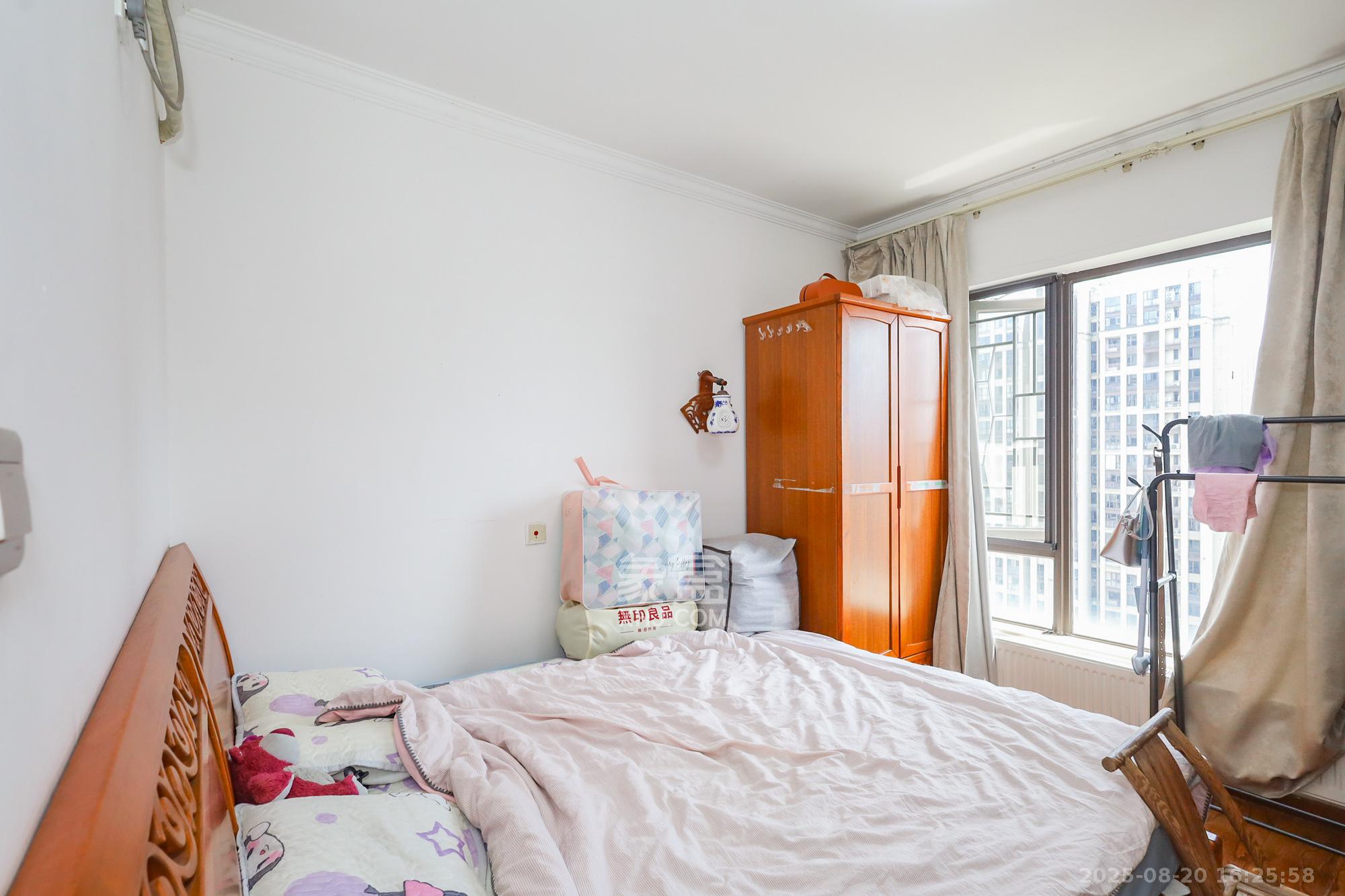 南山雍江汇(滨江国际新城) 3室2厅1卫 130.0万 南山雍江汇(滨江国际新城) 3室2厅1卫 130.0万卧室