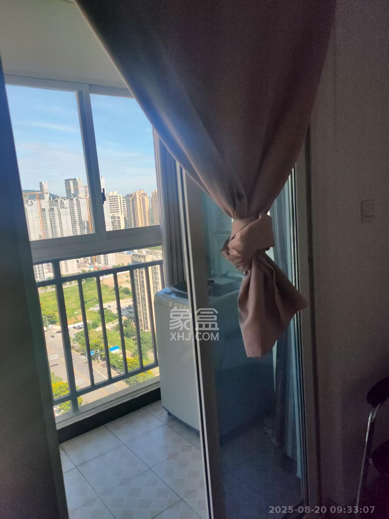 金麓西岸和苑  3室2厅1卫    2300.0元/月室内图