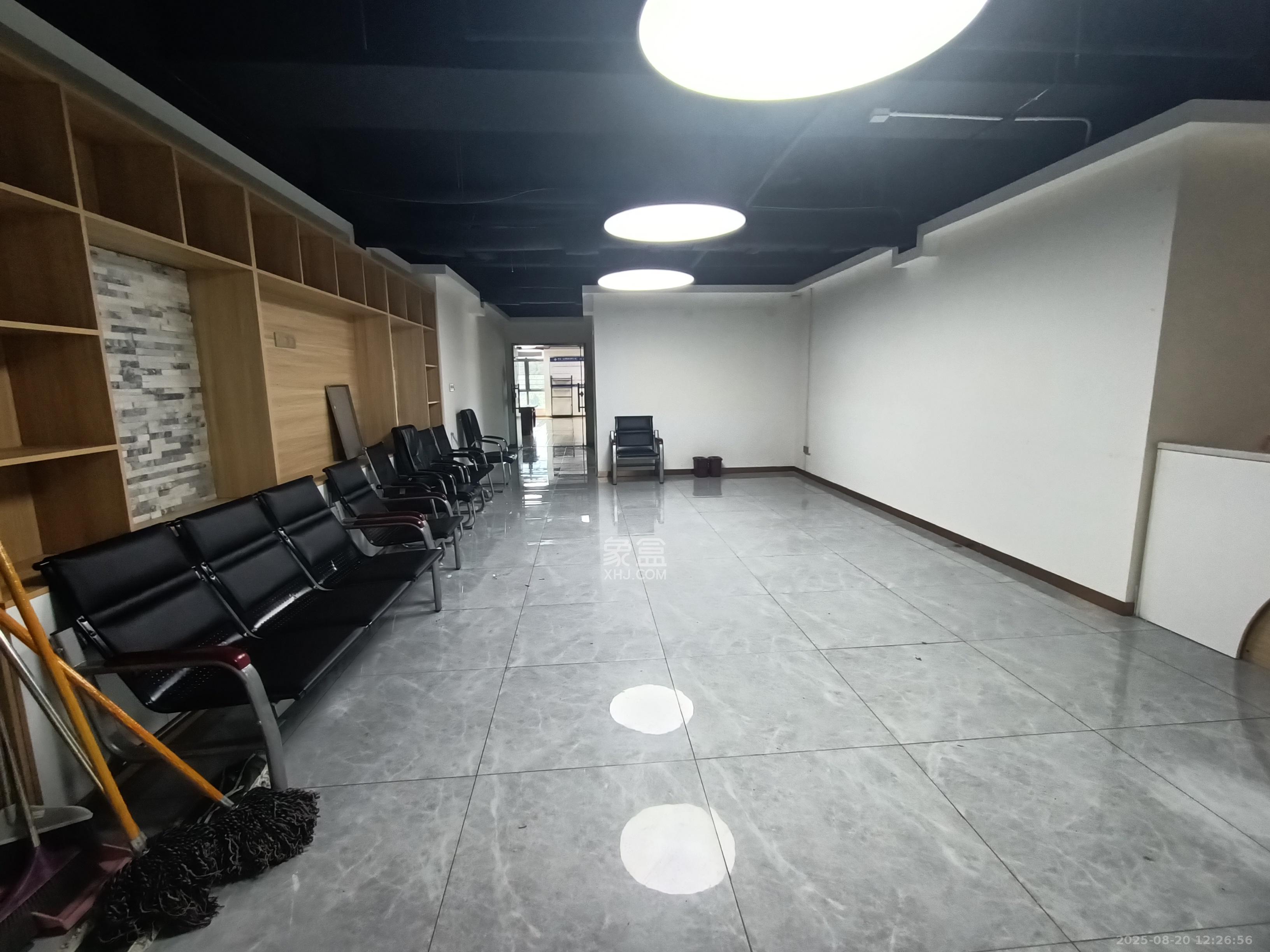 友谊咨询大厦   368.0㎡      15000.0元/月室内图