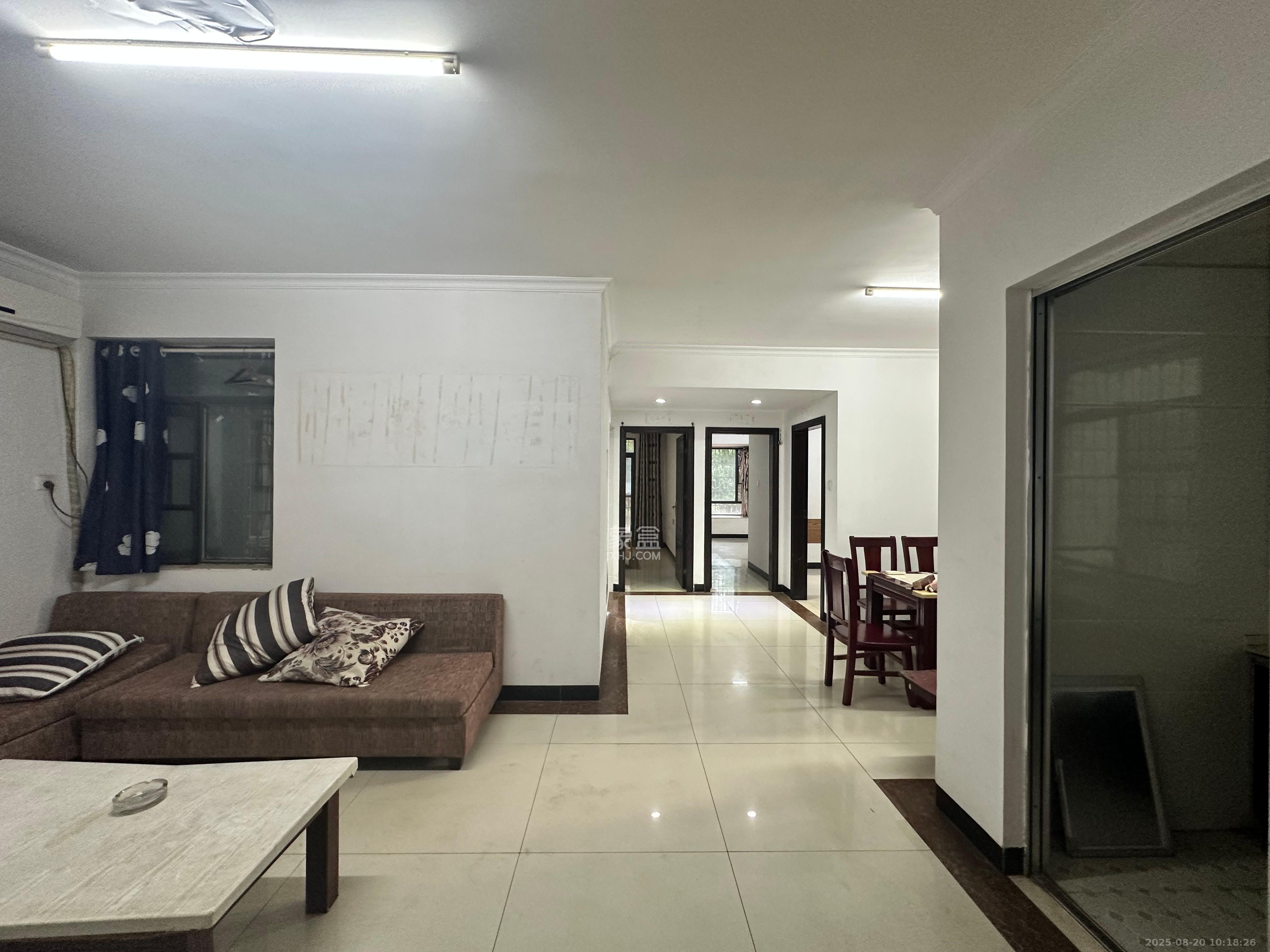 茶山馨苑  3室2厅1卫    2800.0元/月室内图