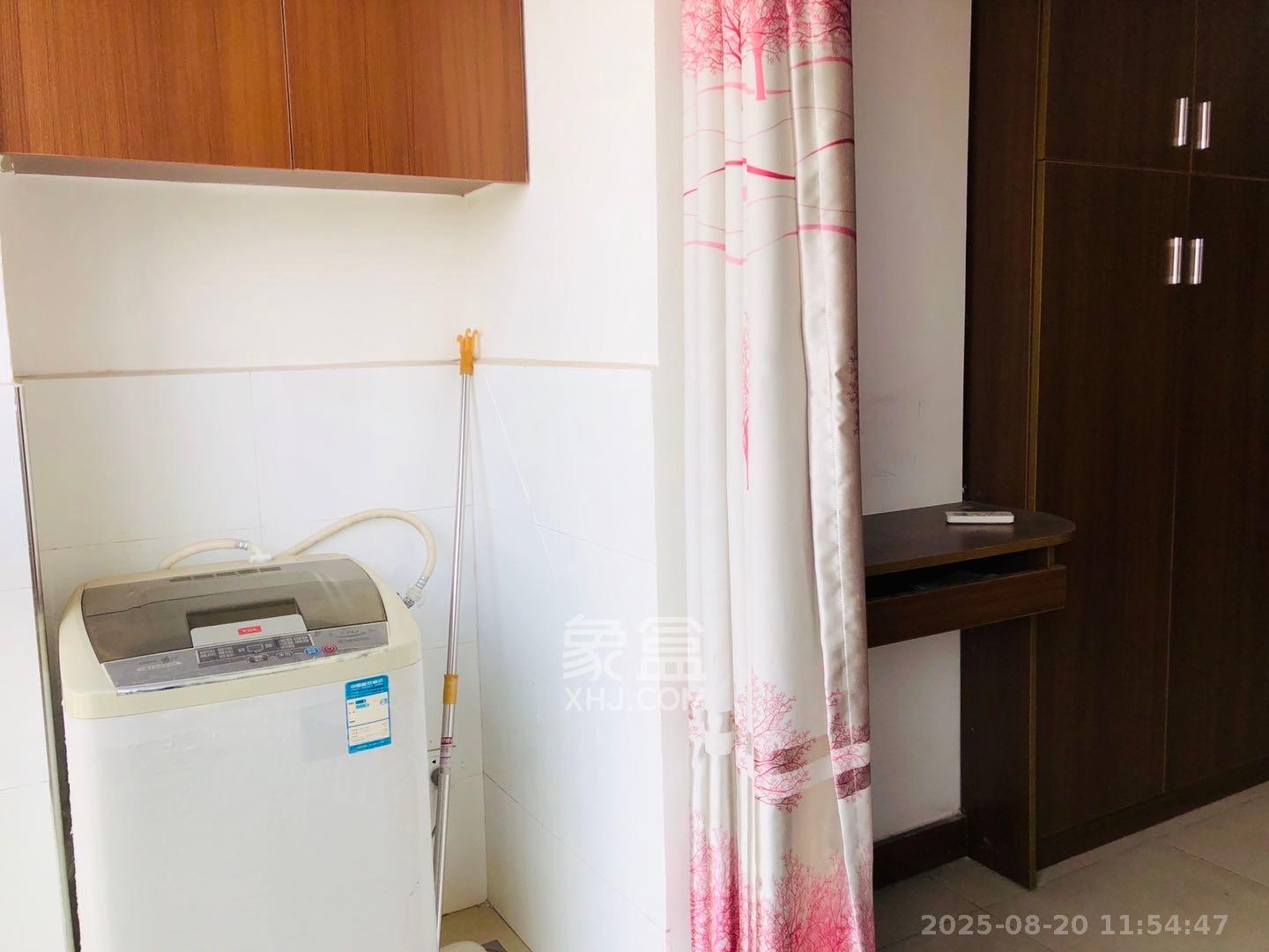 麓谷明珠  1室1厅1卫   1300.00元/月室内图