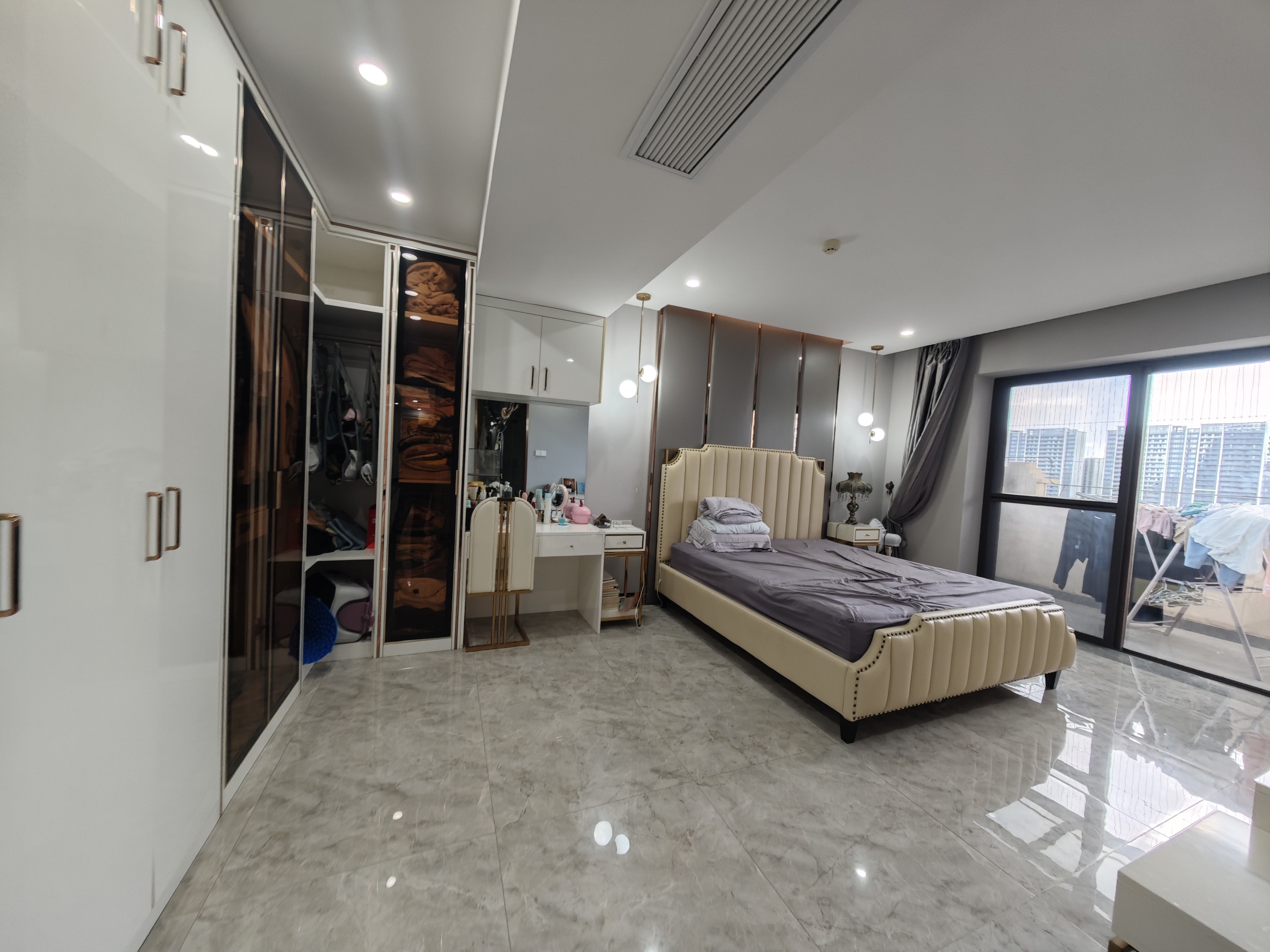 海航豪庭北苑 4室2厅2卫 10000.0元/月 海航豪庭北苑 4室2厅2卫 10000.0元/月室内图